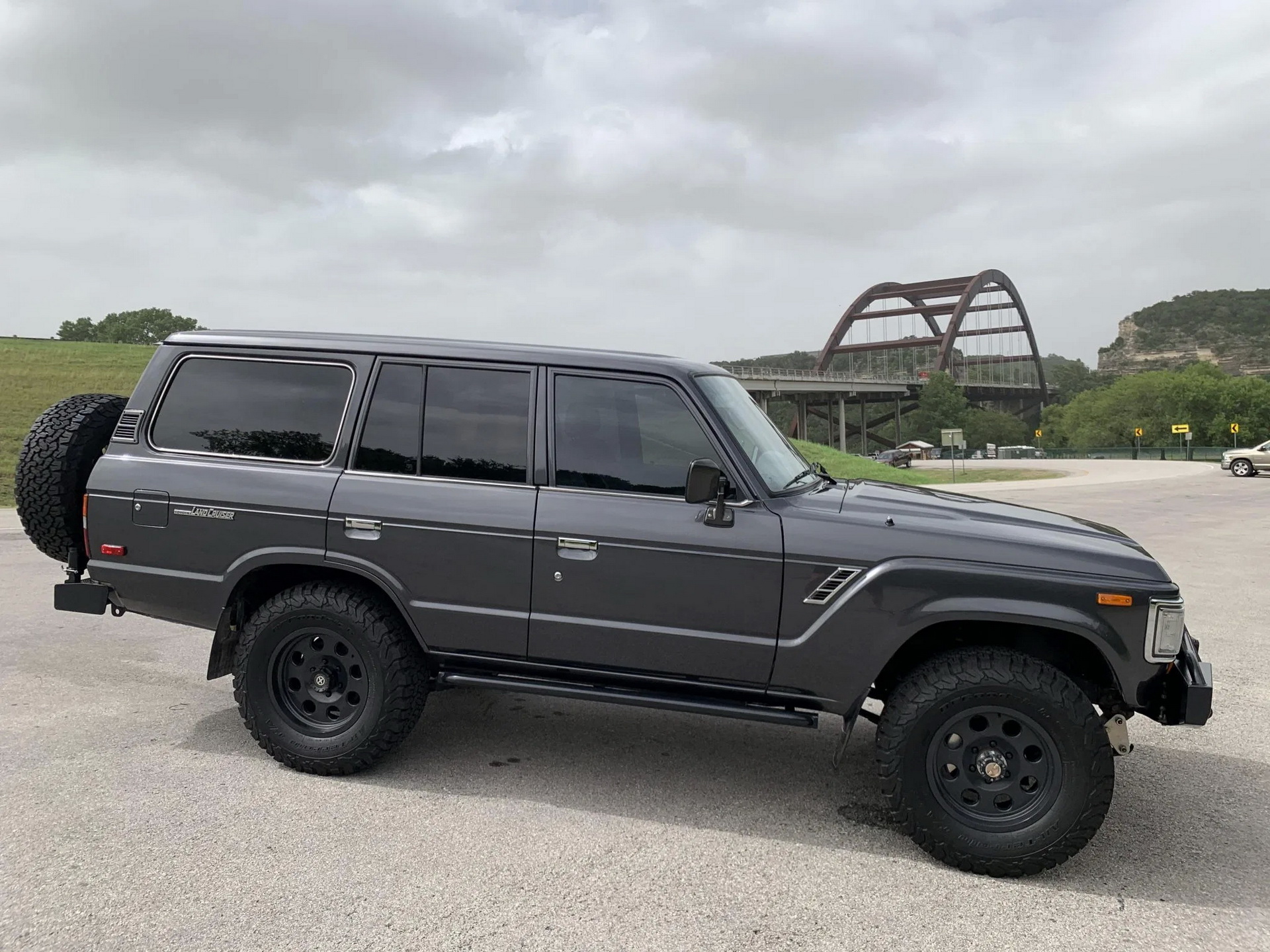 Modded 1988 Toyota Land Cruiser FJ62 With BMW 5-Series Seats Looks To Fetch A Pretty Penny
