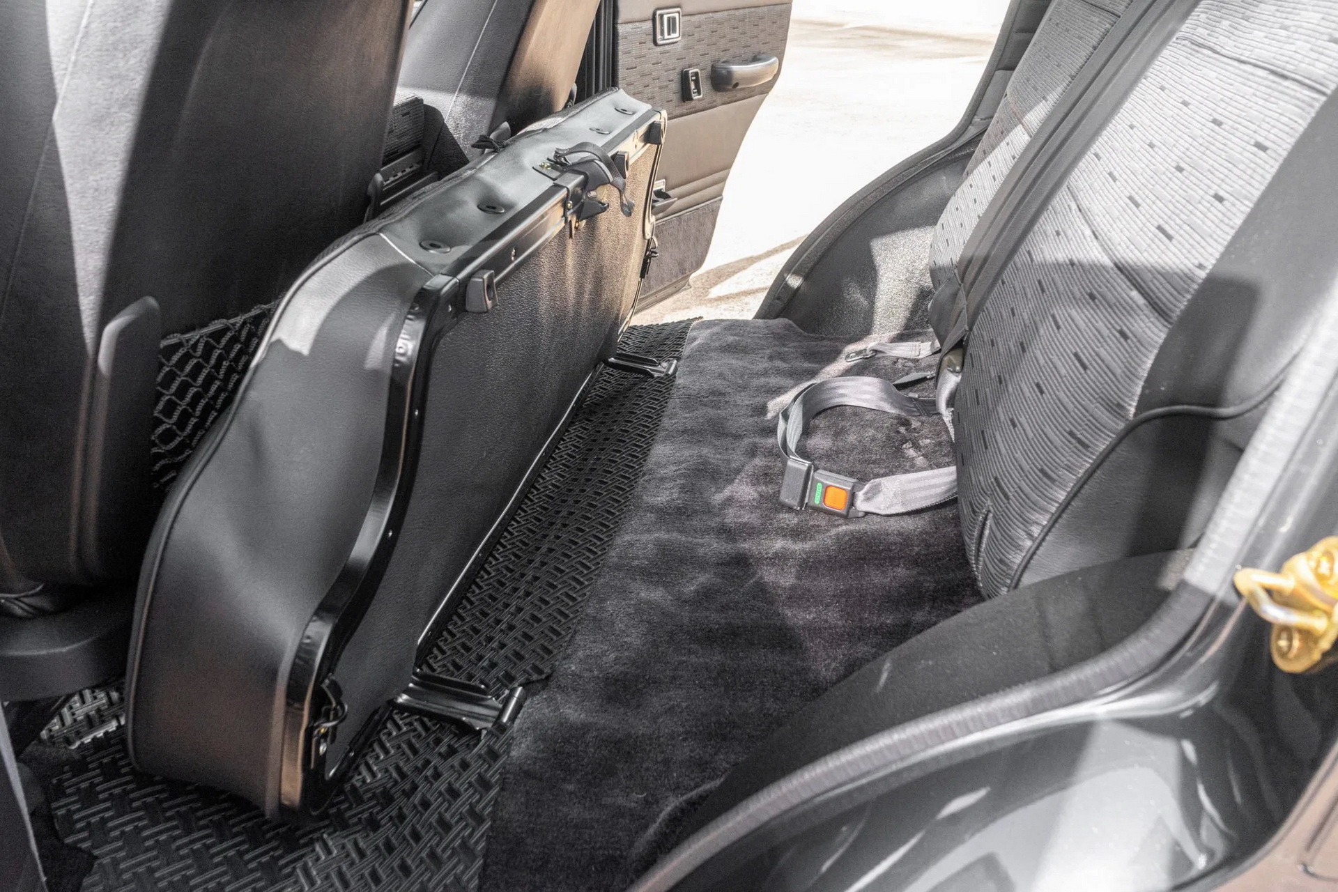 Modded 1988 Toyota Land Cruiser FJ62 With BMW 5-Series Seats Looks To Fetch A Pretty Penny