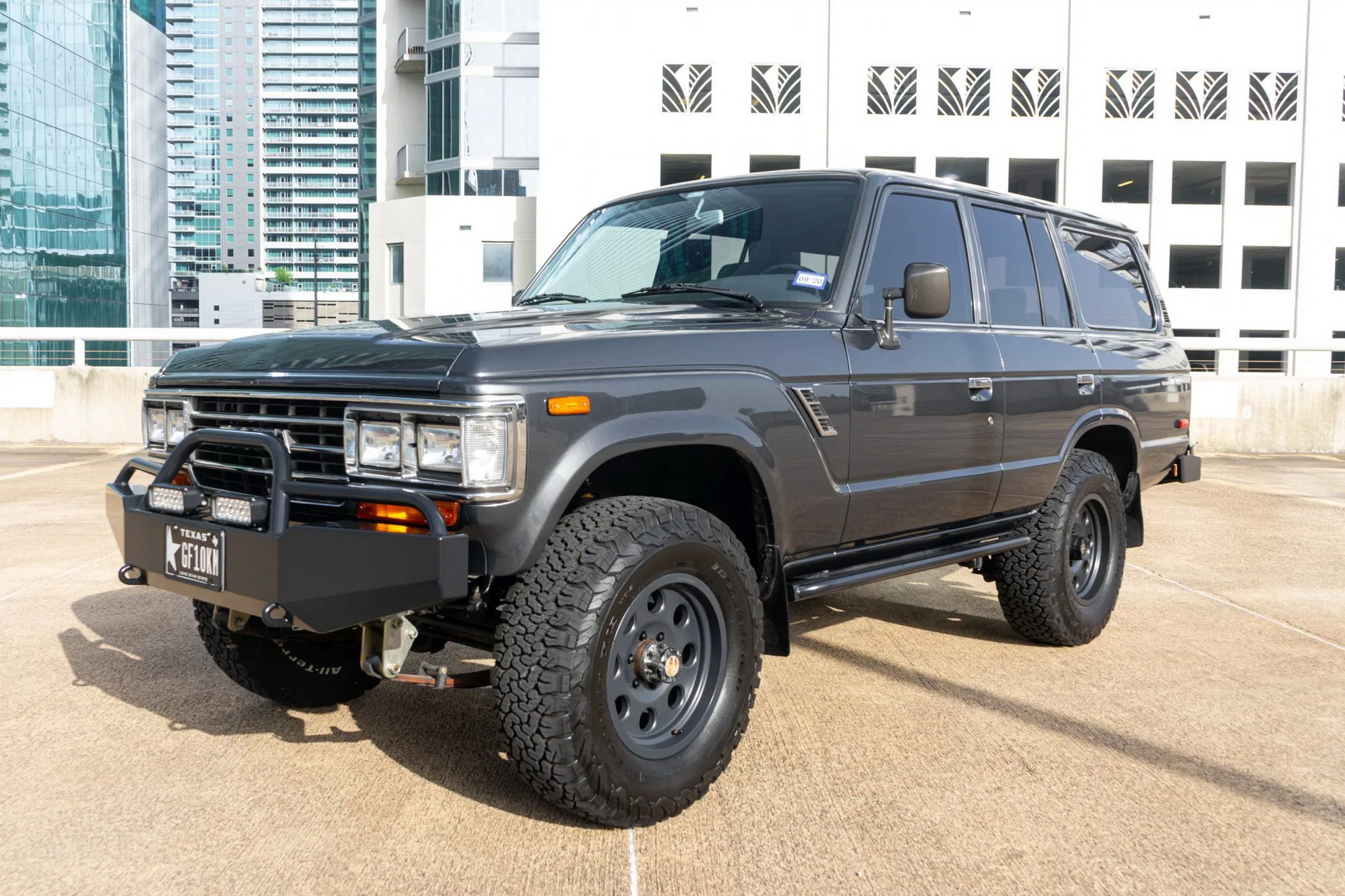 Modded 1988 Toyota Land Cruiser FJ62 With BMW 5-Series Seats Looks To Fetch A Pretty Penny