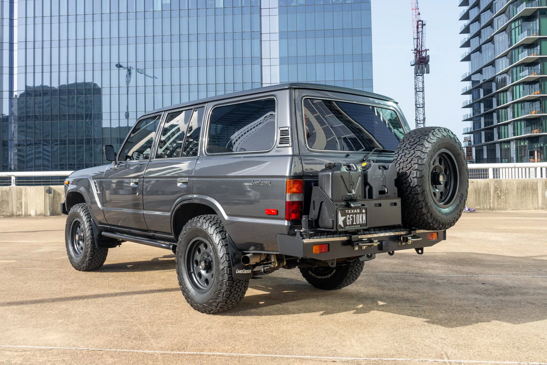 Modded 1988 Toyota Land Cruiser FJ62 With BMW 5-Series Seats Looks To Fetch A Pretty Penny