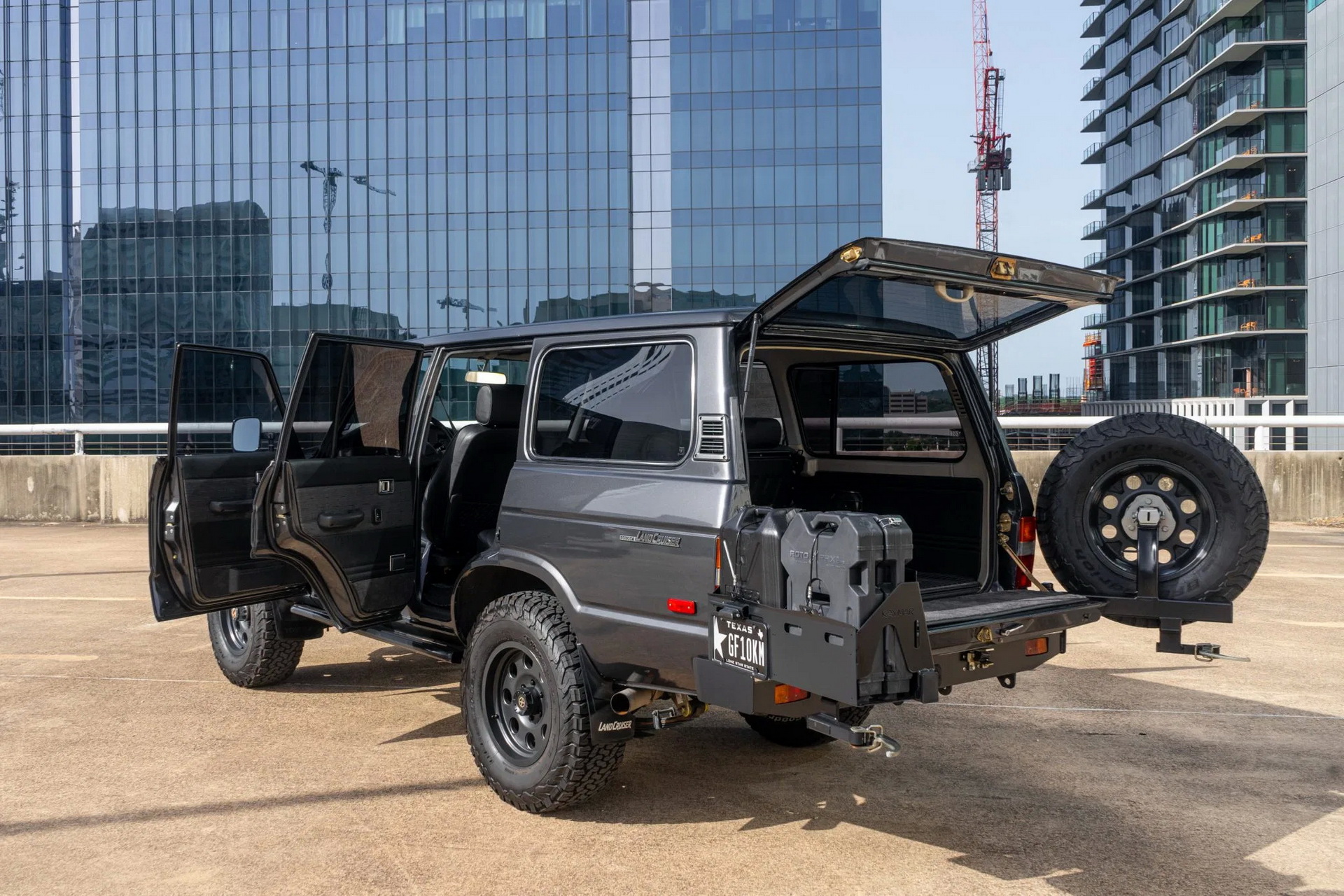 Modded 1988 Toyota Land Cruiser FJ62 With BMW 5-Series Seats Looks To Fetch A Pretty Penny