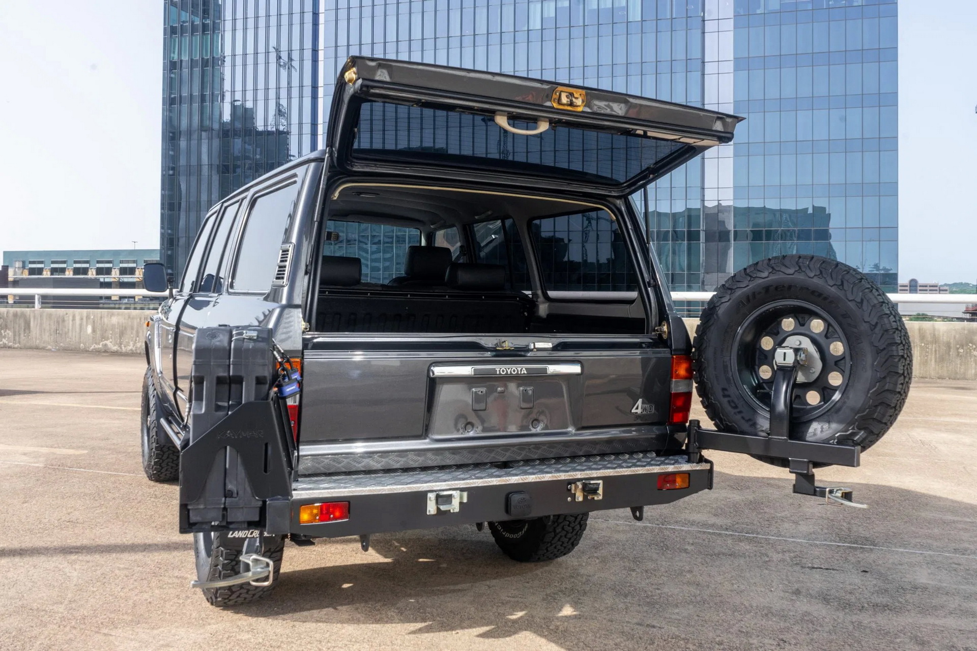 Modded 1988 Toyota Land Cruiser FJ62 With BMW 5-Series Seats Looks To Fetch A Pretty Penny