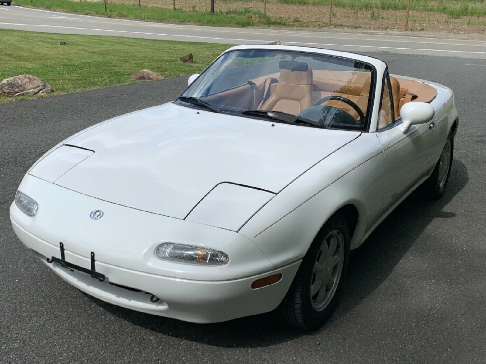 Hurry Up And Bid On This 15k Mile 1993 Mazda MX-5 Miata