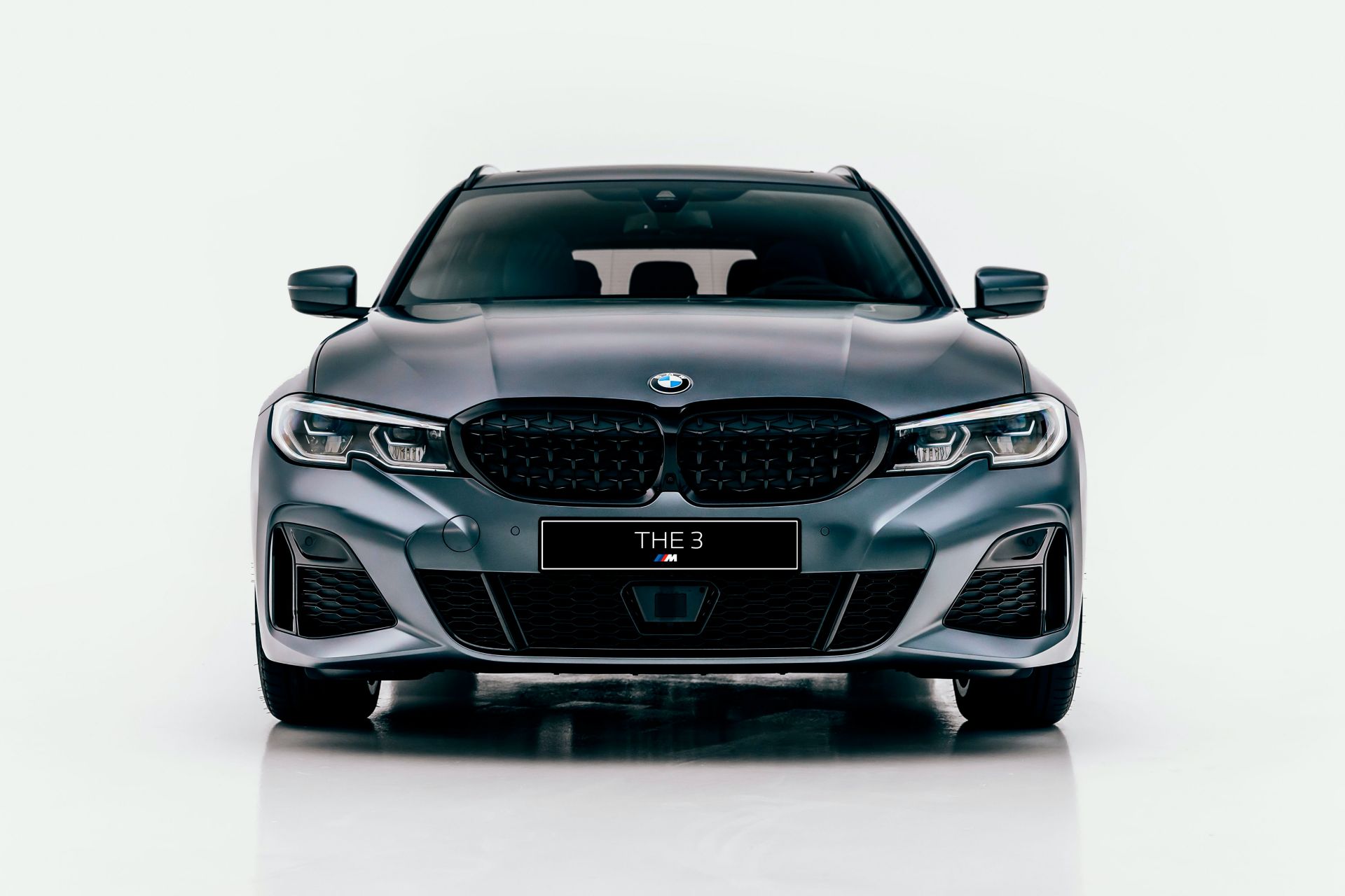 BMW M340i xDrive Touring First Edition Shows Optional Laser Lights