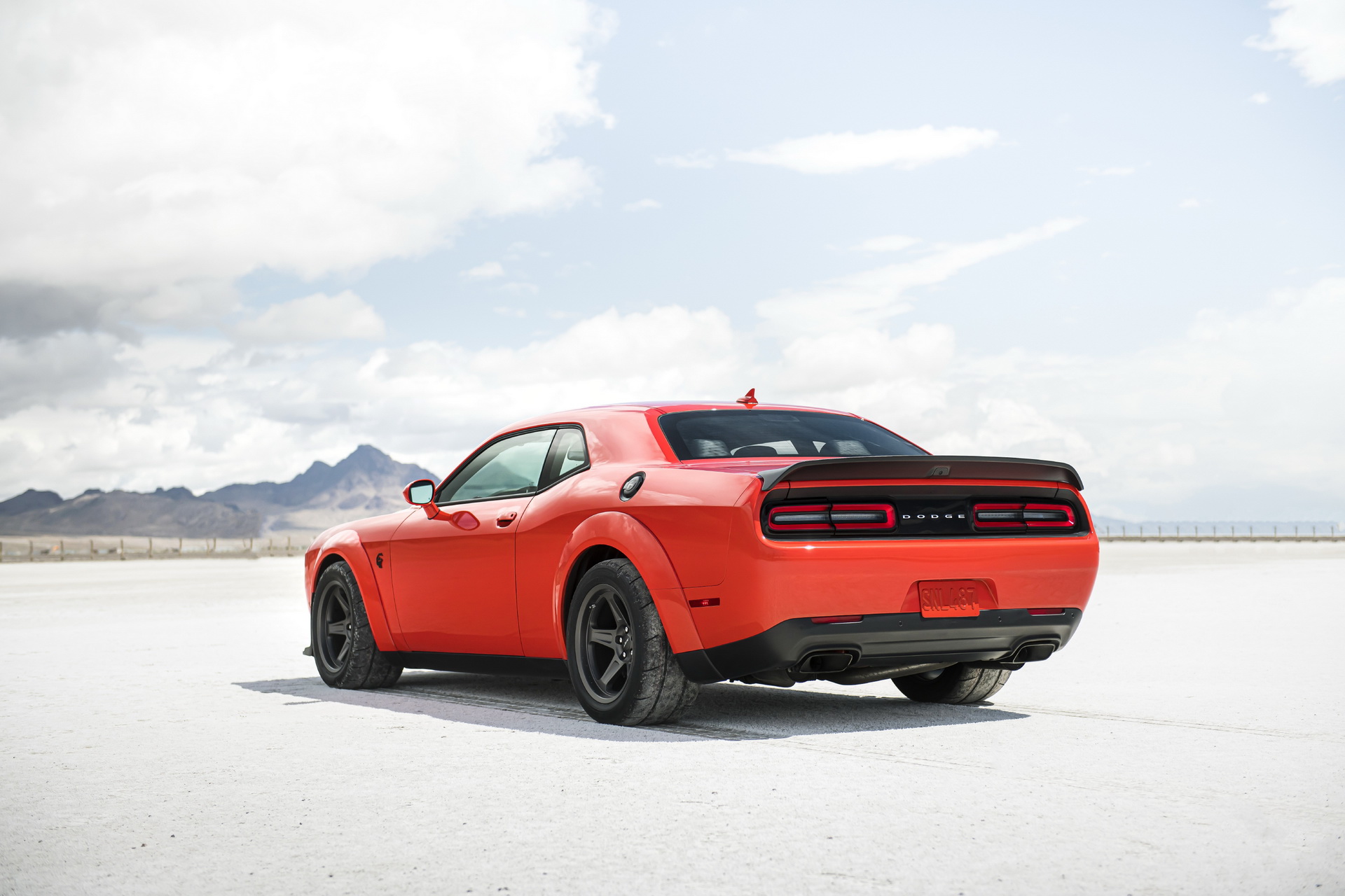 807 Hp 21 Dodge Challenger Srt Super Stock Promises To Annihilate All Other Muscle Cars Carscoops