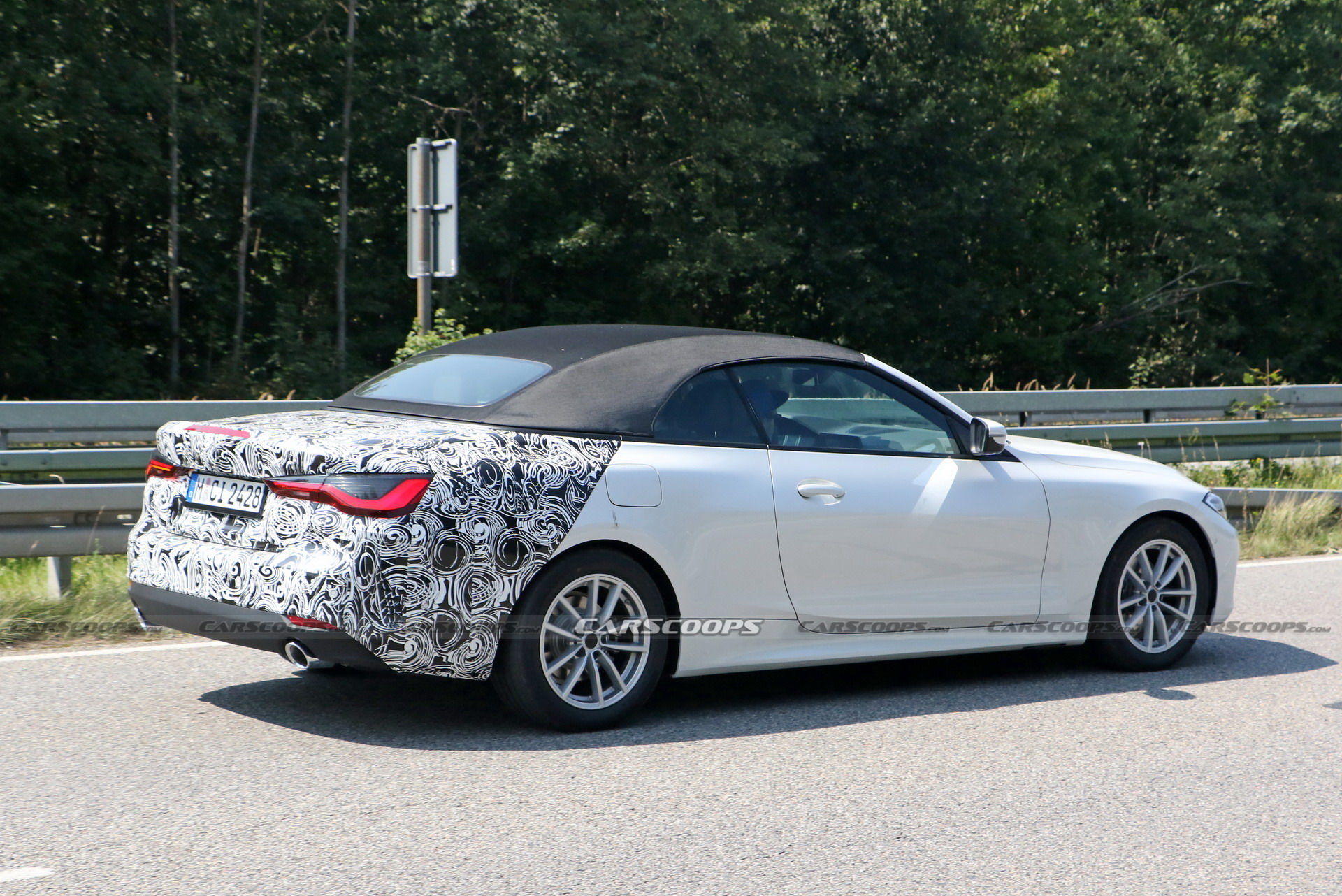 See The 2021 BMW 4-Series Convertible With Nearly No Camouflage!