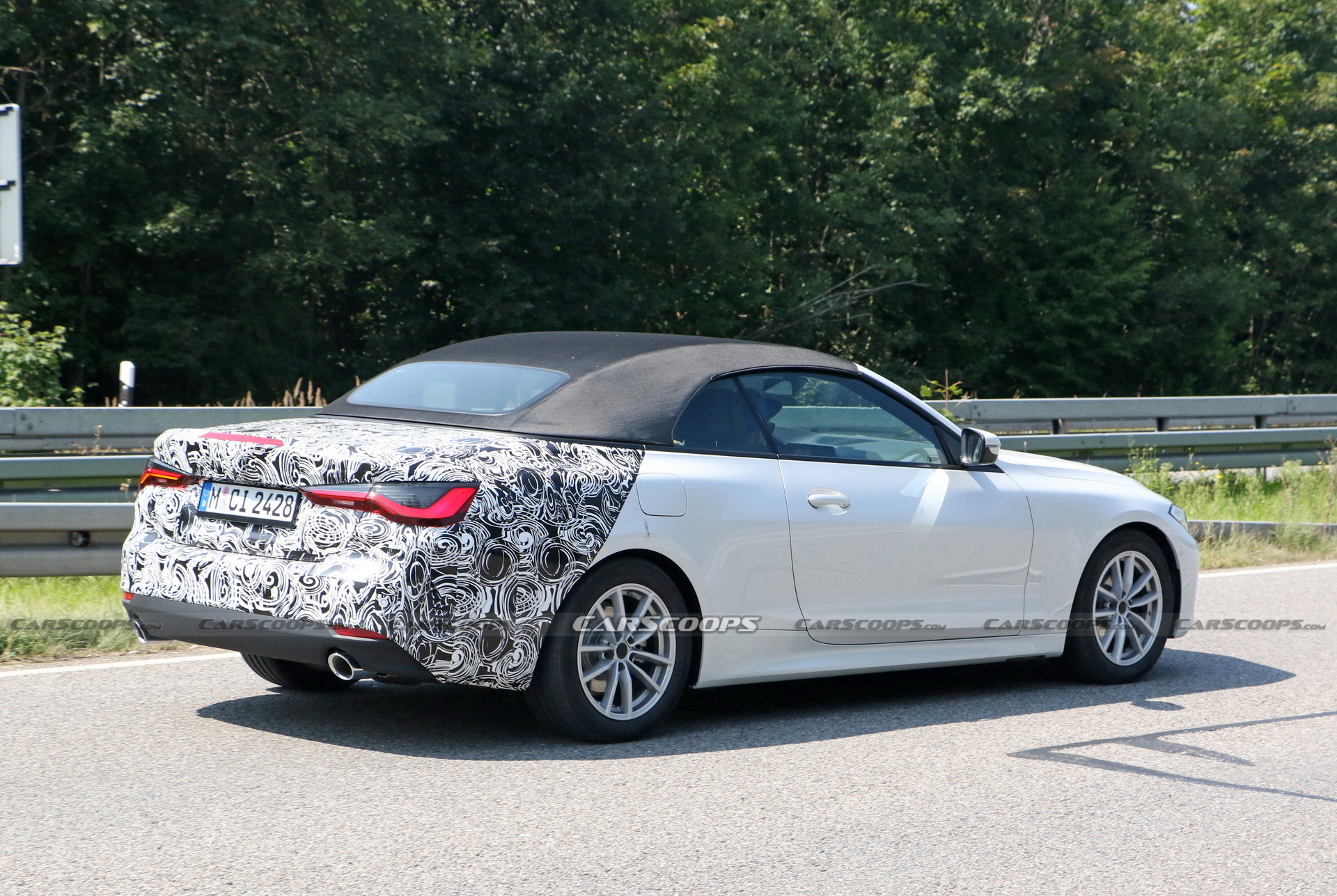 See The 2021 BMW 4-Series Convertible With Nearly No Camouflage!