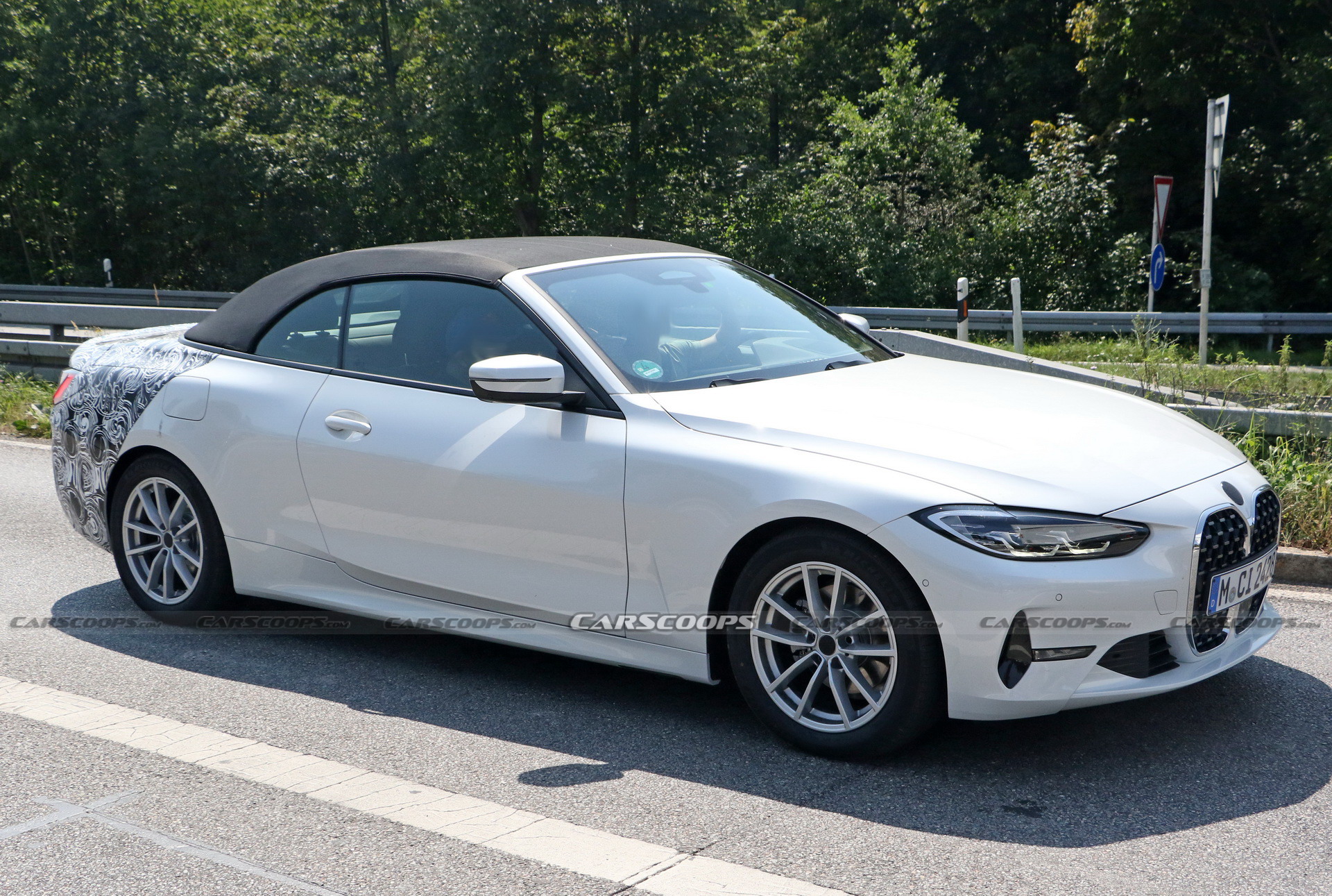 See The 2021 BMW 4-Series Convertible With Nearly No Camouflage!