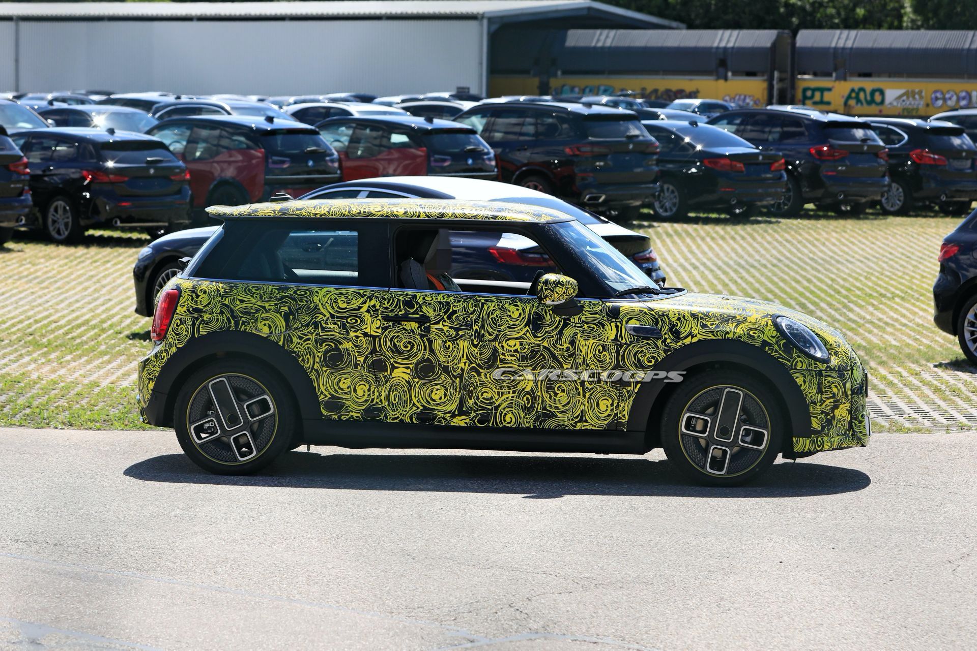 2021 MINI Cooper SE Electric City Car Already Getting A Facelift