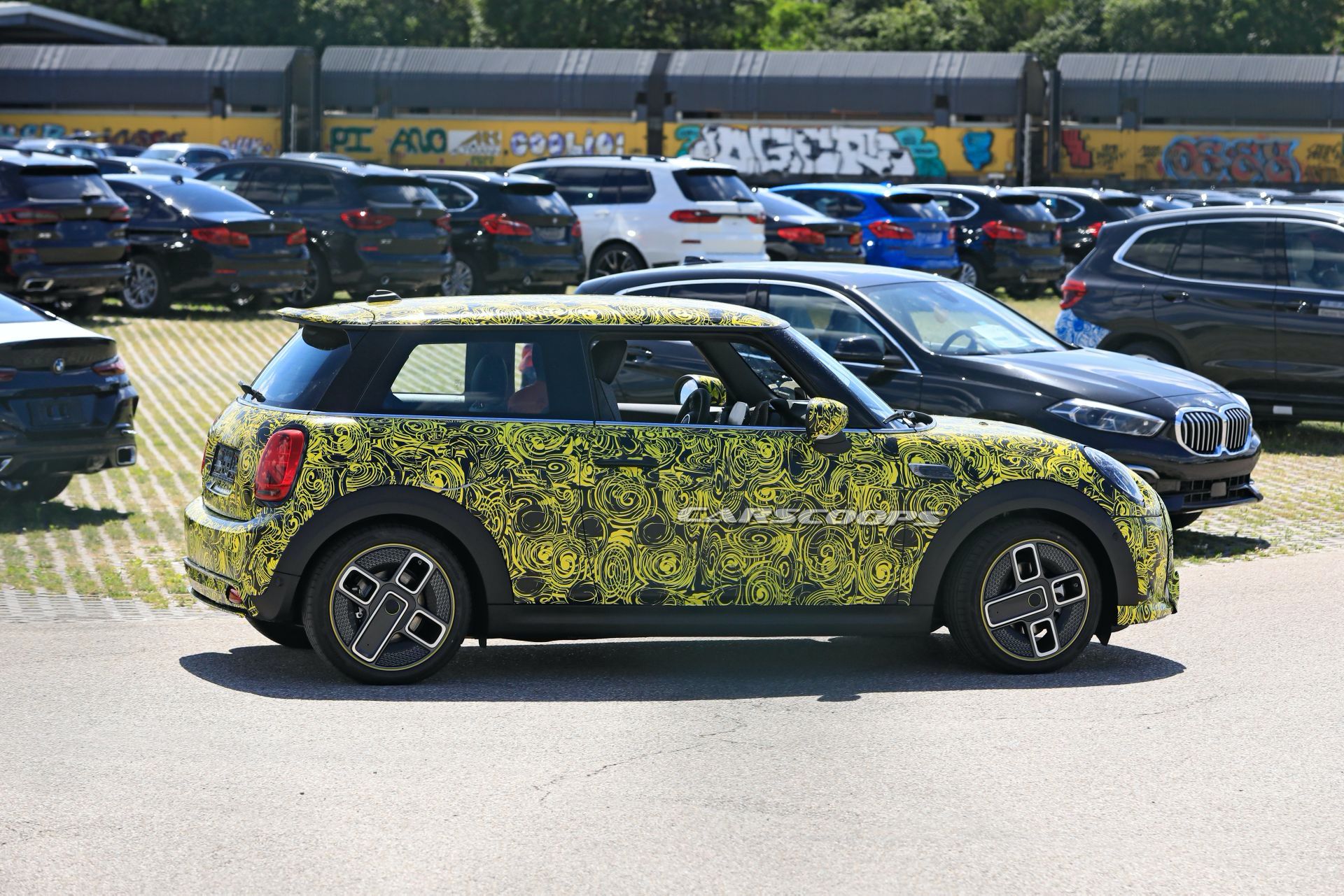 2021 MINI Cooper SE Electric City Car Already Getting A Facelift