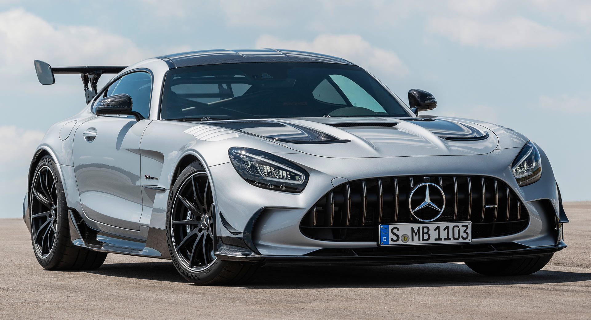 Flyvningen Underlegen indebære Mercedes-AMG GT Black Series Debuts With 720 HP And Top Speed Of 202 MPH |  Carscoops