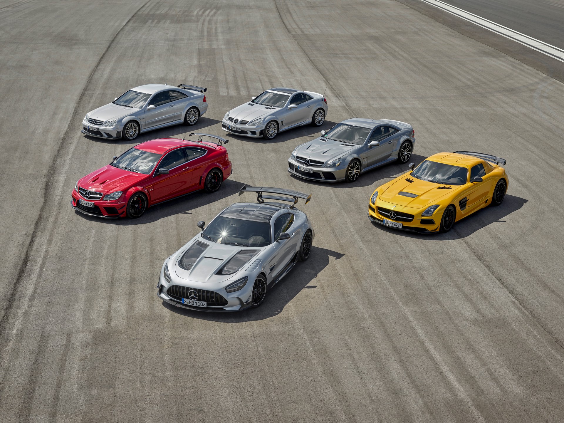 Mercedes-AMG GT Black Series Debuts With 720 HP And Top Speed Of 202 MPH