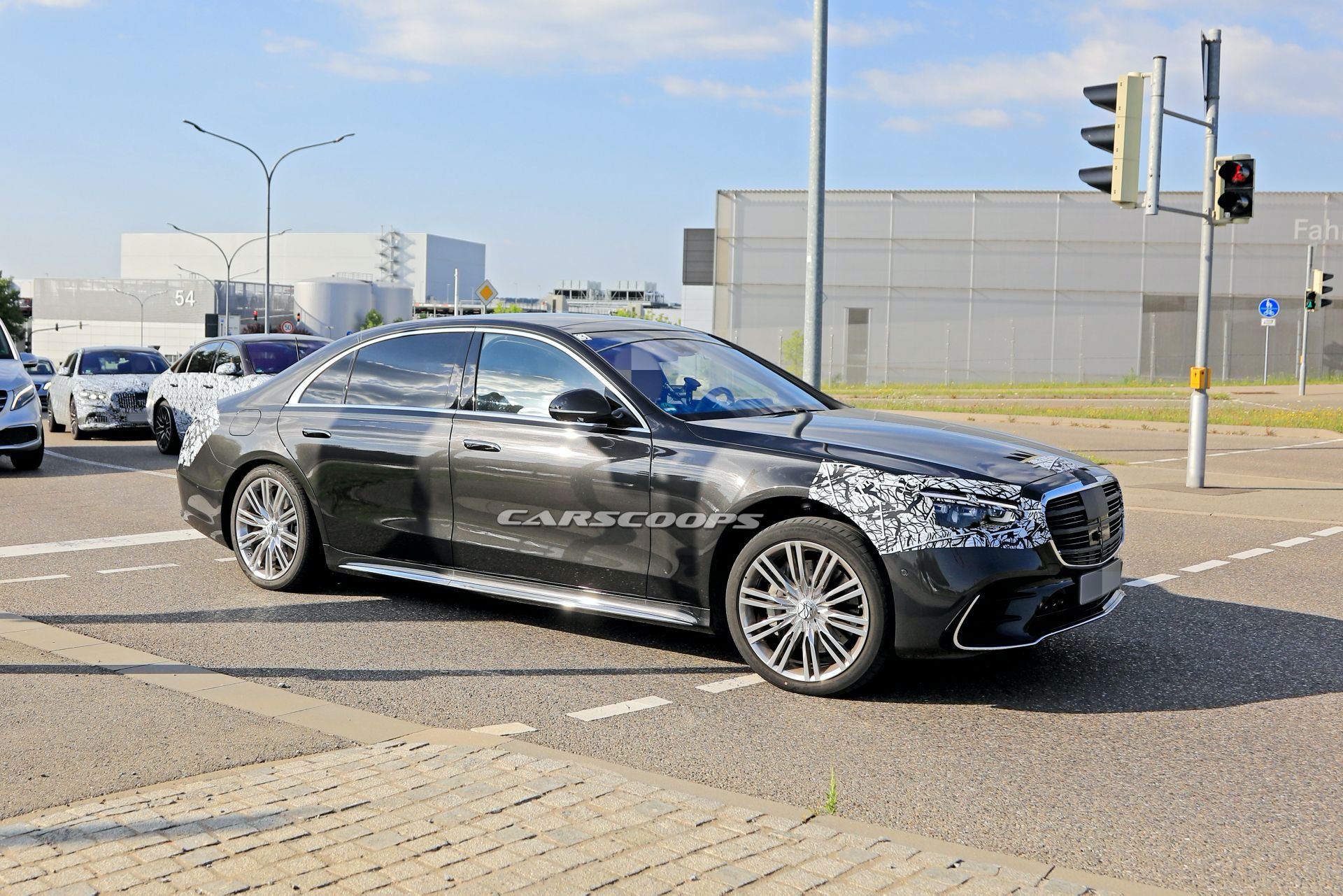 Barely Disguised 2021 Mercedes S-Class Looks Stately In Long-Wheelbase Guise