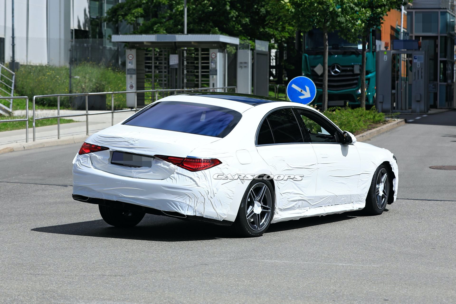 2021 Mercedes S-Class Changes Camo, Reveals New Lights And AMG Line Bits