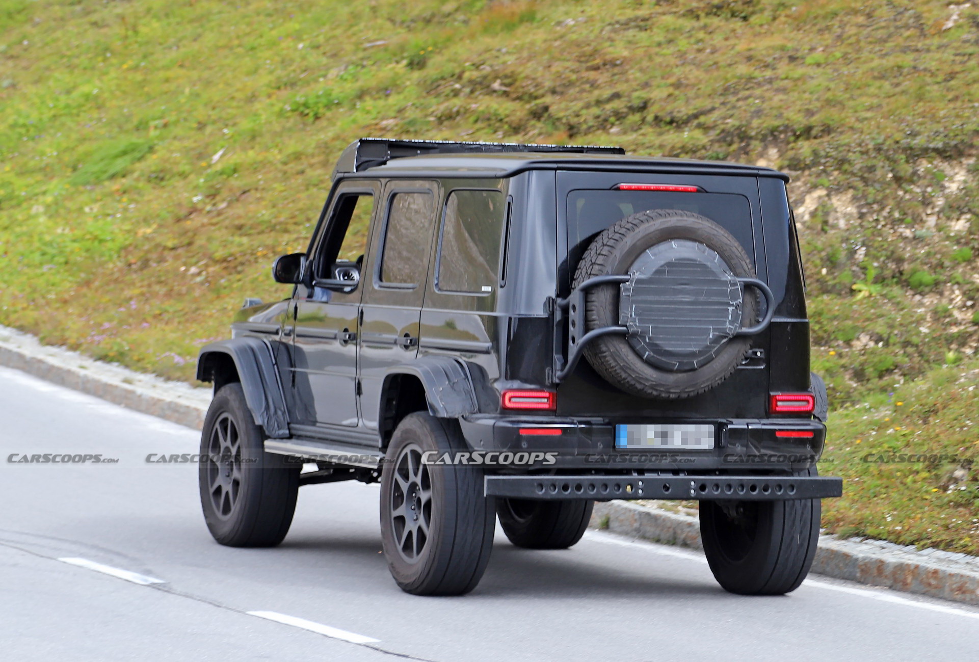 21 Mercedes Amg G Class 4x4 Spied Undisguised Looks Every Bit As Wild As The Original Carscoops