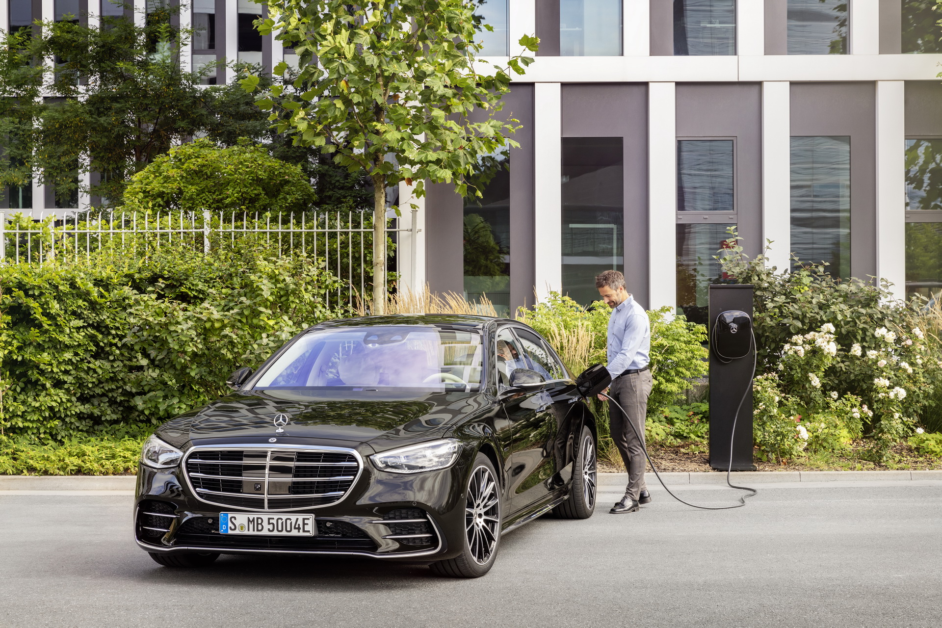 2021 Mercedes S-Class Goes Official: All Hail The New Luxury King (+250 Photos & Videos)