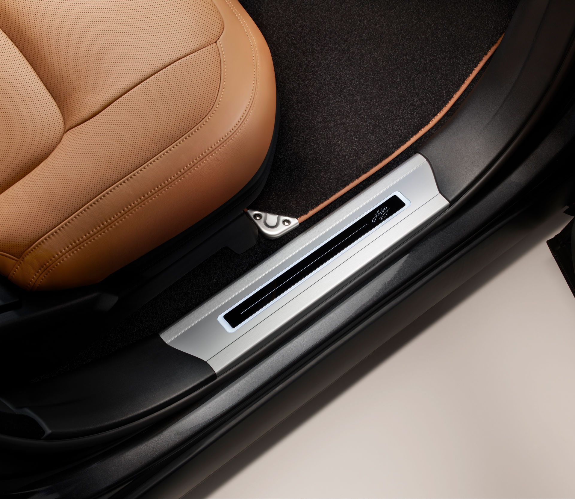 2021 Range Rover Family Lands In The U.S. With New Variants