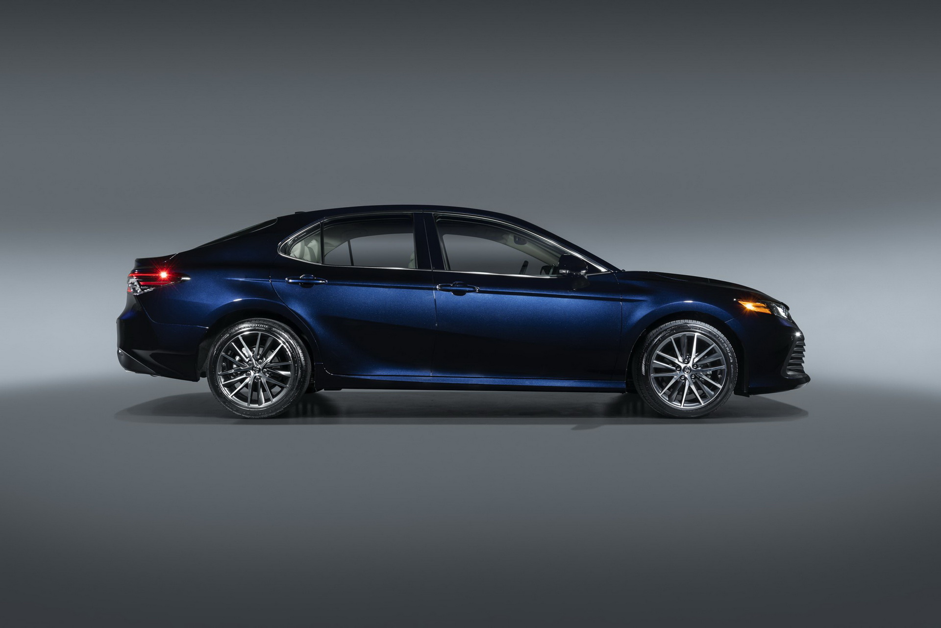 2021 Toyota Camry Debuts New Safety Tech And XSE Hybrid Grade