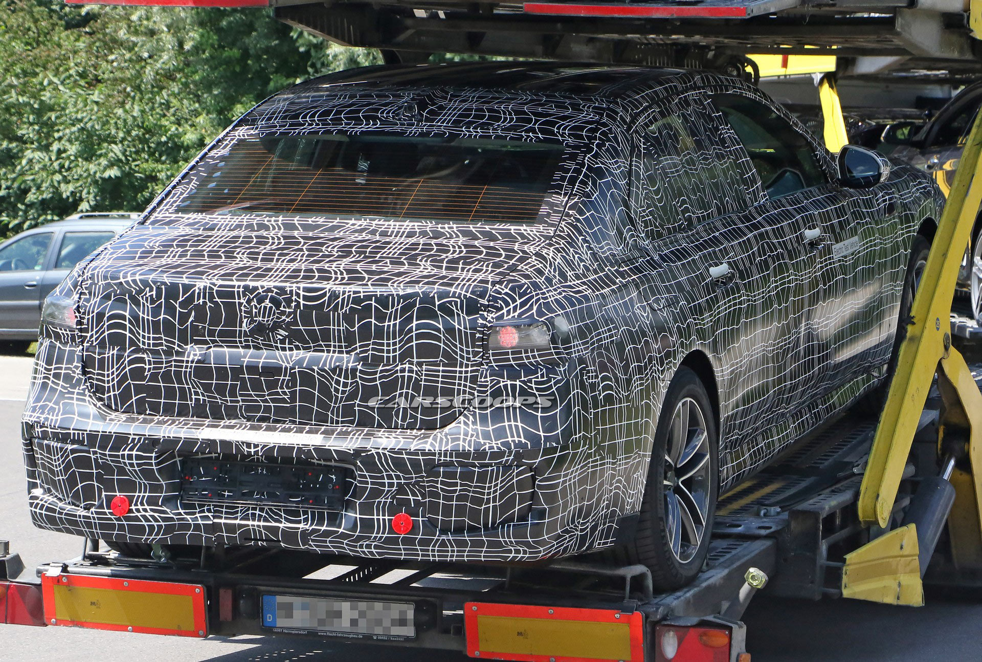 Next-Gen BMW 7-Series Spied Wearing Production Body
