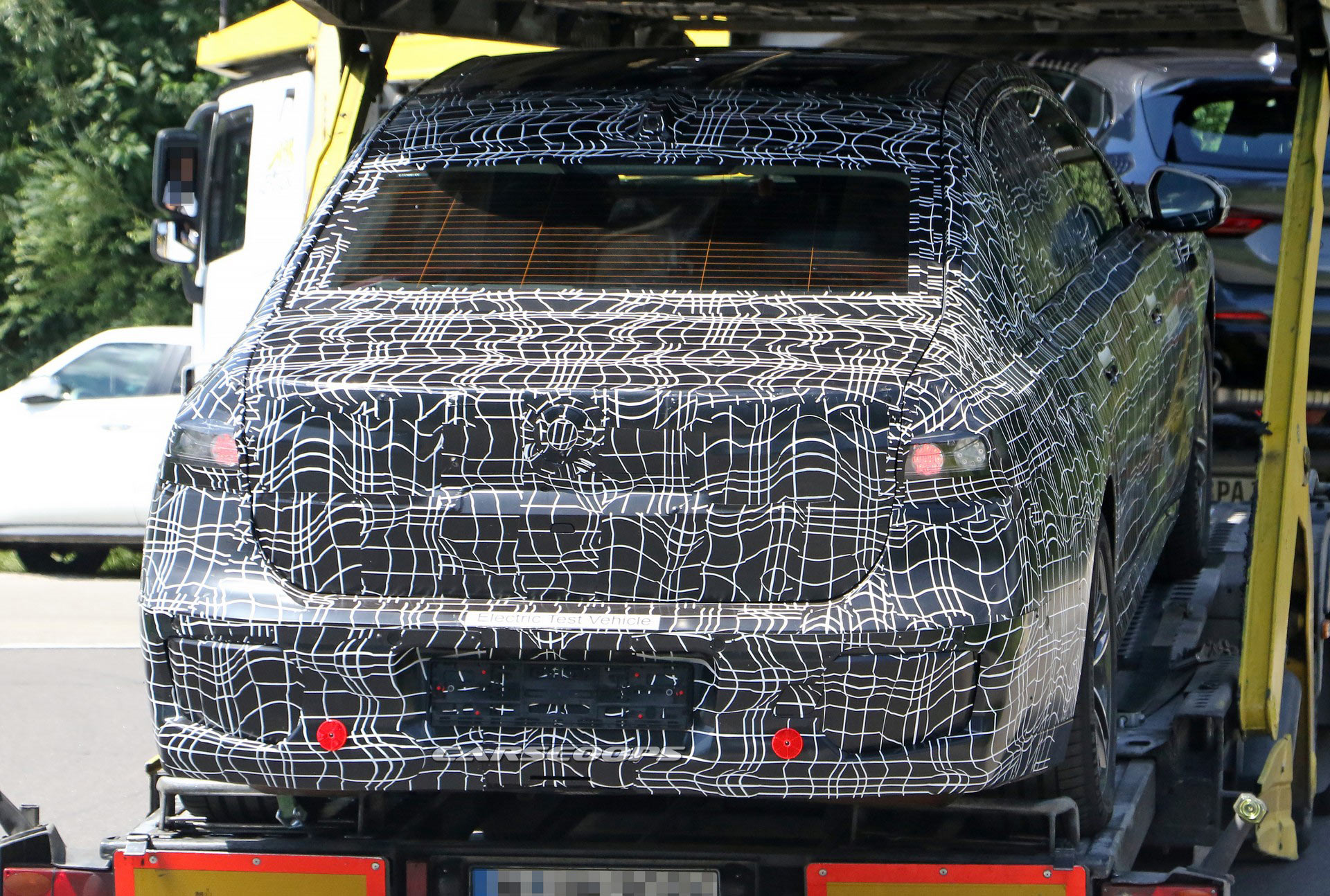 Next-Gen BMW 7-Series Spied Wearing Production Body