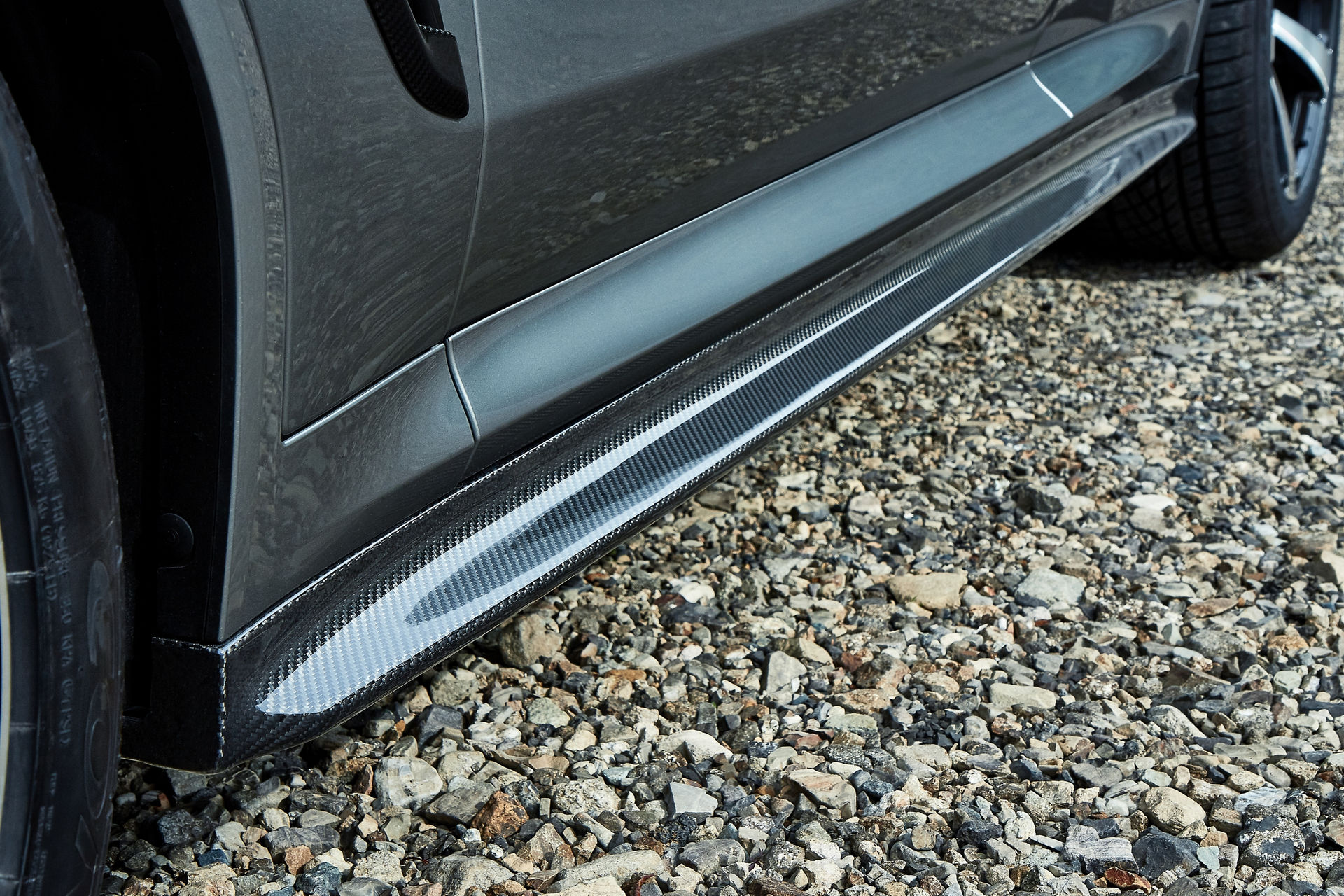 What Do You Think About This BMW X4 M With Aftermarket Carbon Parts?