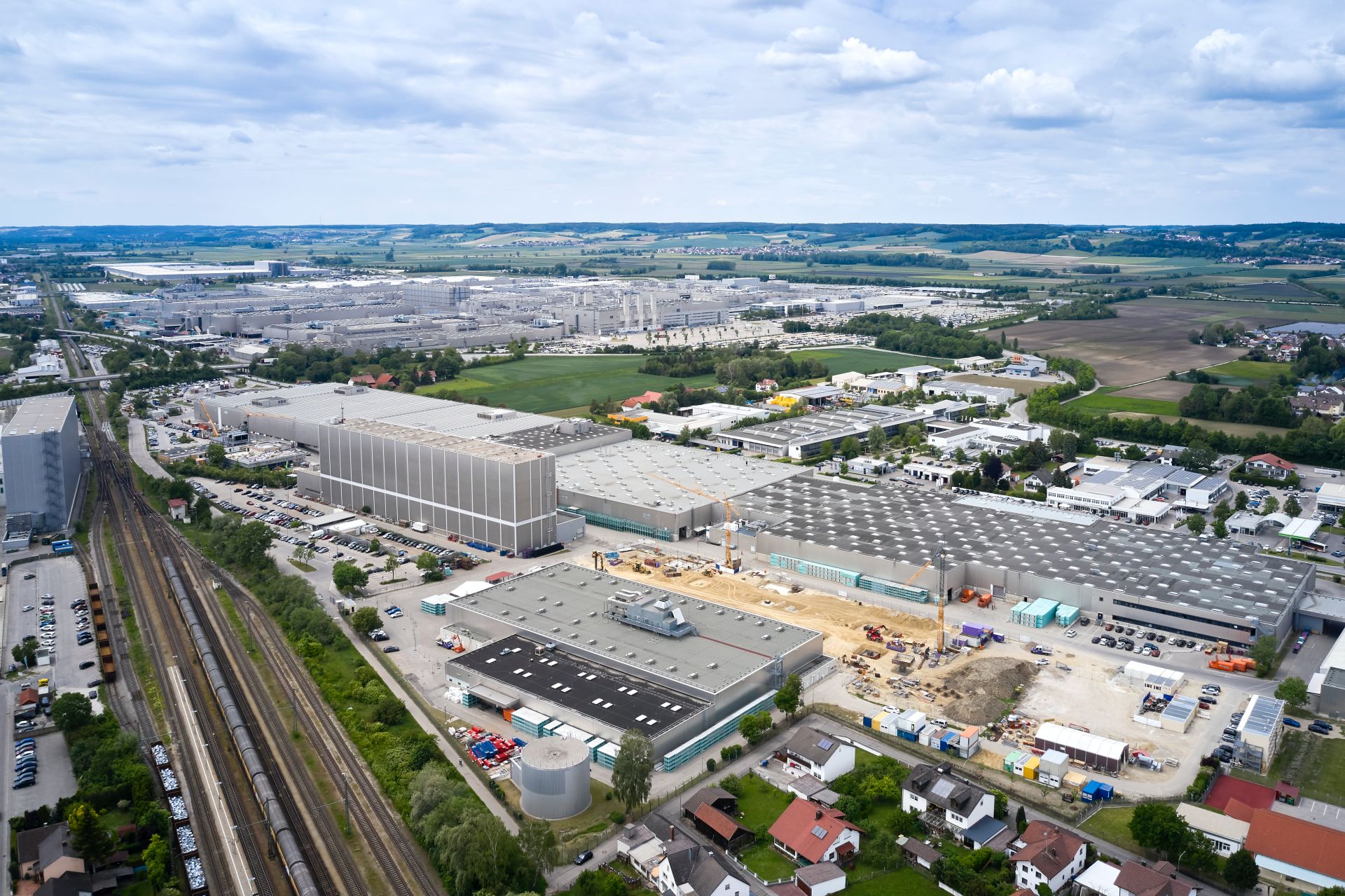 BMW Expanding Production Capacity In Dingolfing To 500,000 E-Drive Units By 2022