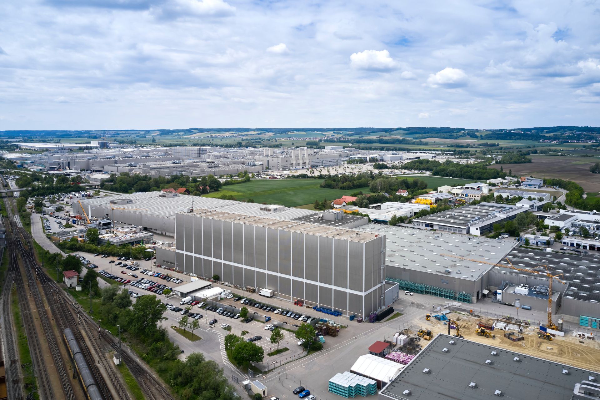 BMW Expanding Production Capacity In Dingolfing To 500,000 E-Drive Units By 2022