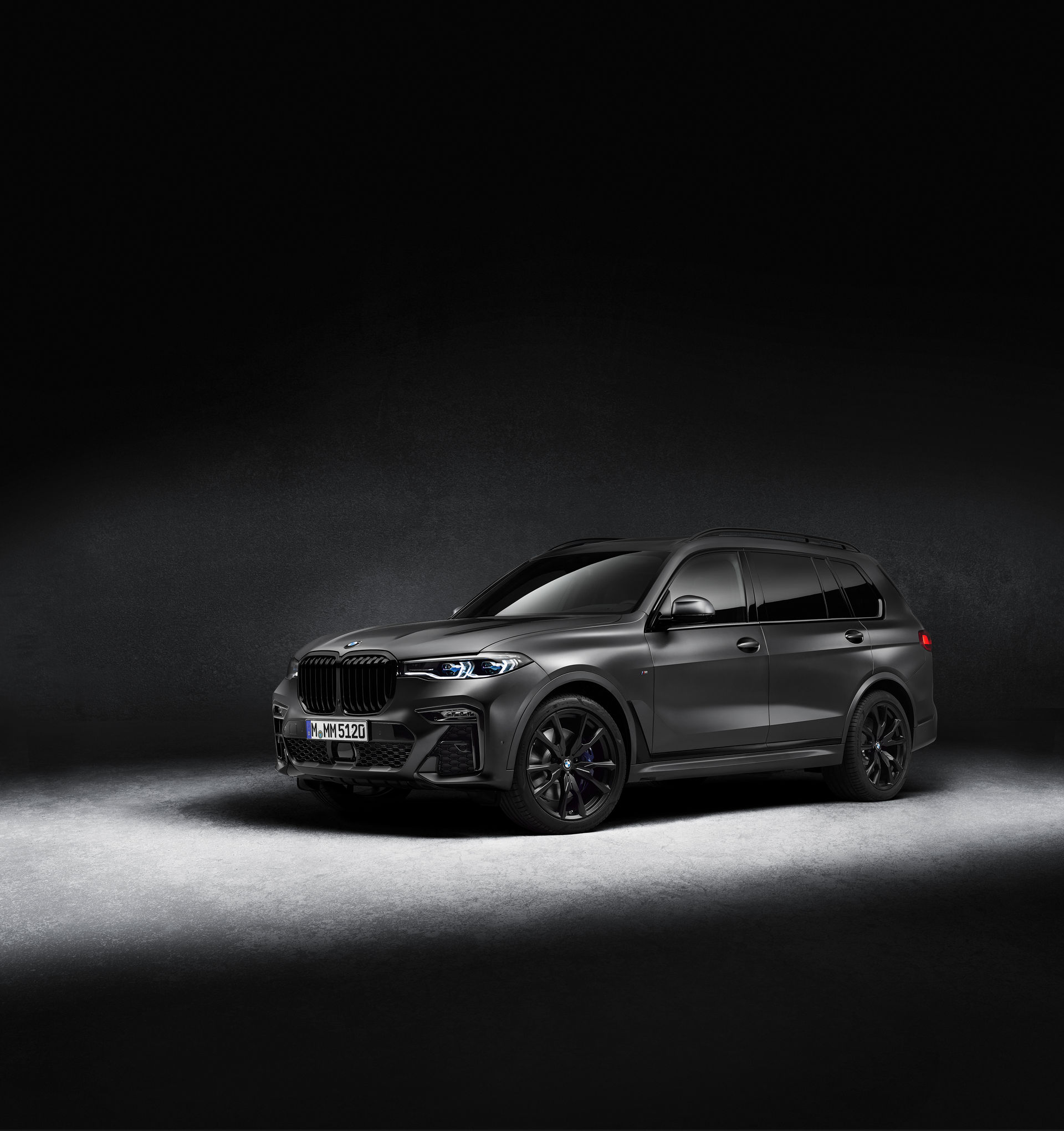 2021 BMW X7 Puts On A Sinister Suit With Dark Shadow Edition