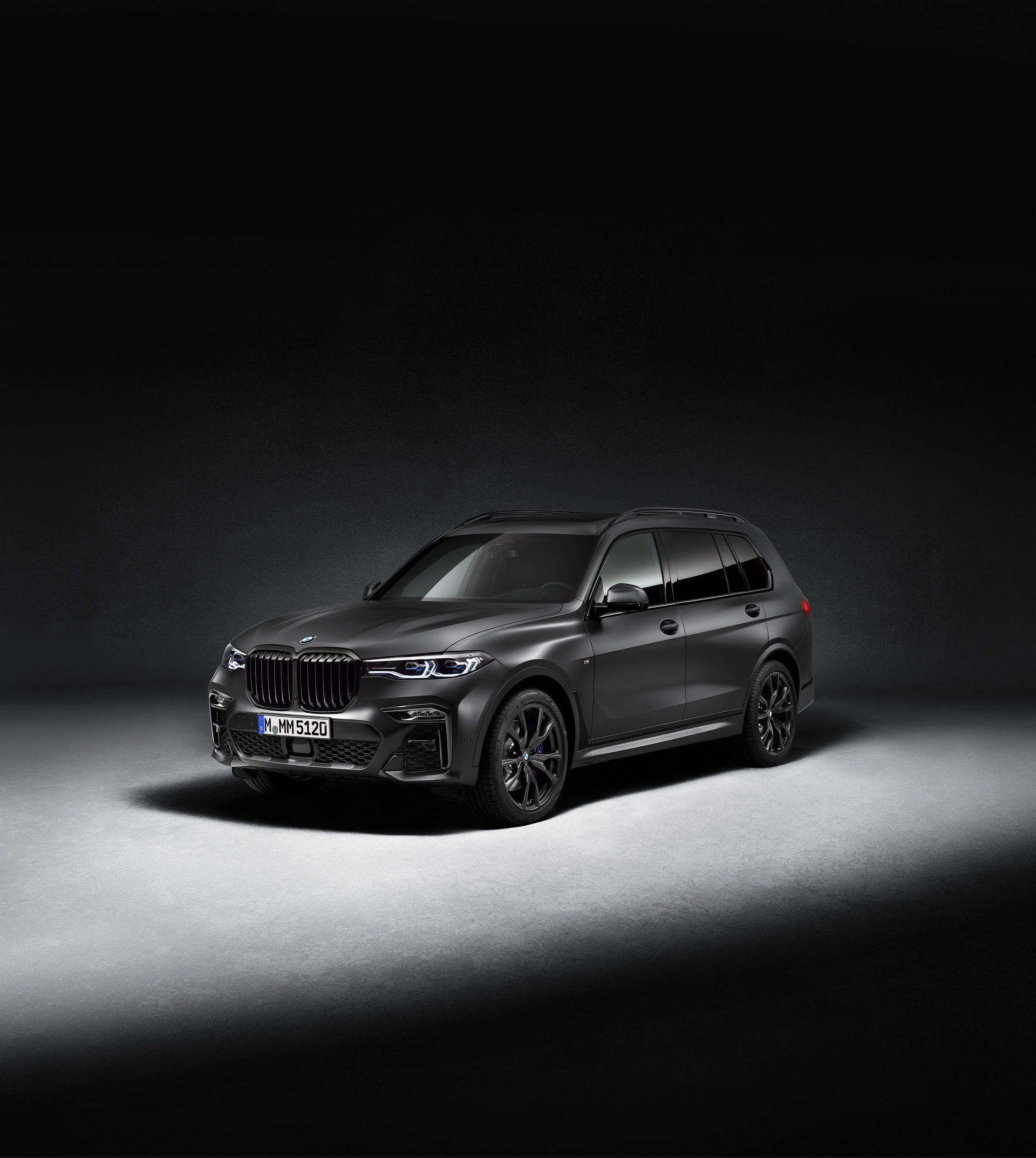 2021 BMW X7 Puts On A Sinister Suit With Dark Shadow Edition