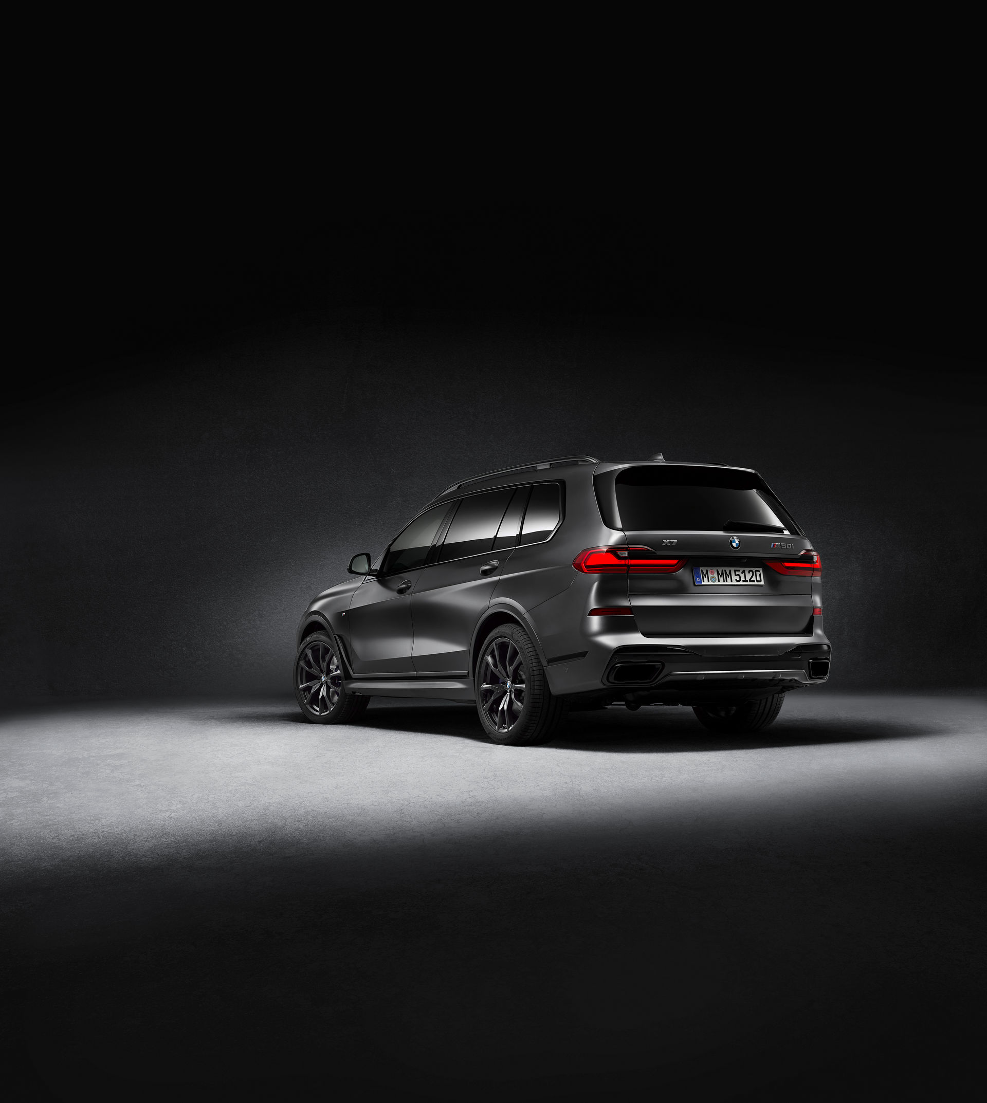 2021 BMW X7 Puts On A Sinister Suit With Dark Shadow Edition