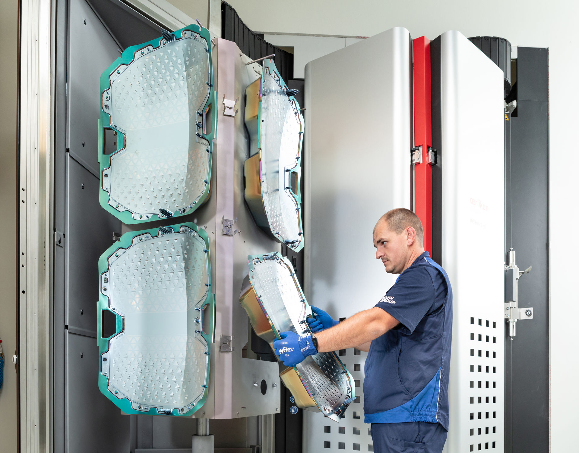 The BMW iNext’s Massive Kidney Grilles Are Loaded With Technology