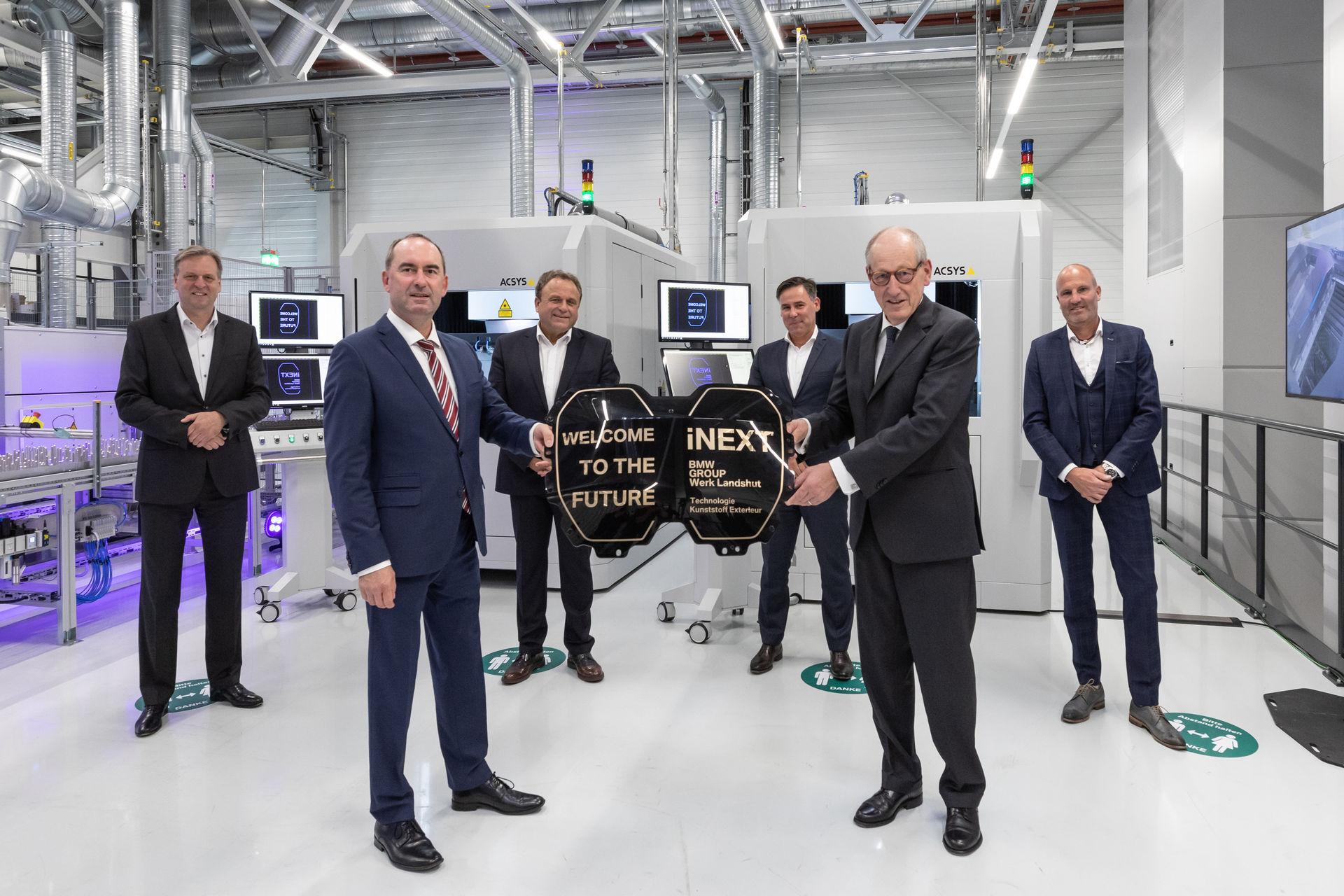 The BMW iNext’s Massive Kidney Grilles Are Loaded With Technology