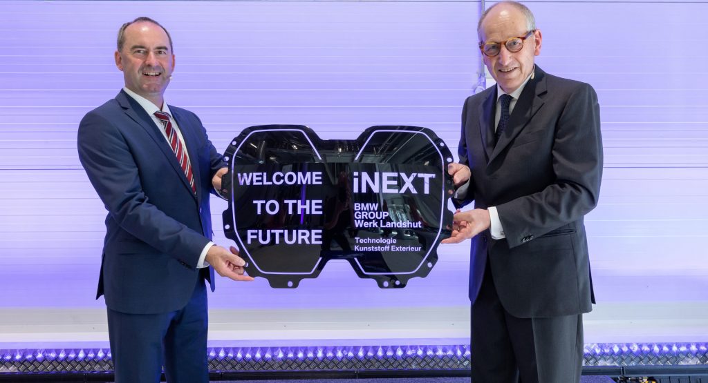  The BMW iNext’s Massive Kidney Grilles Are Loaded With Technology