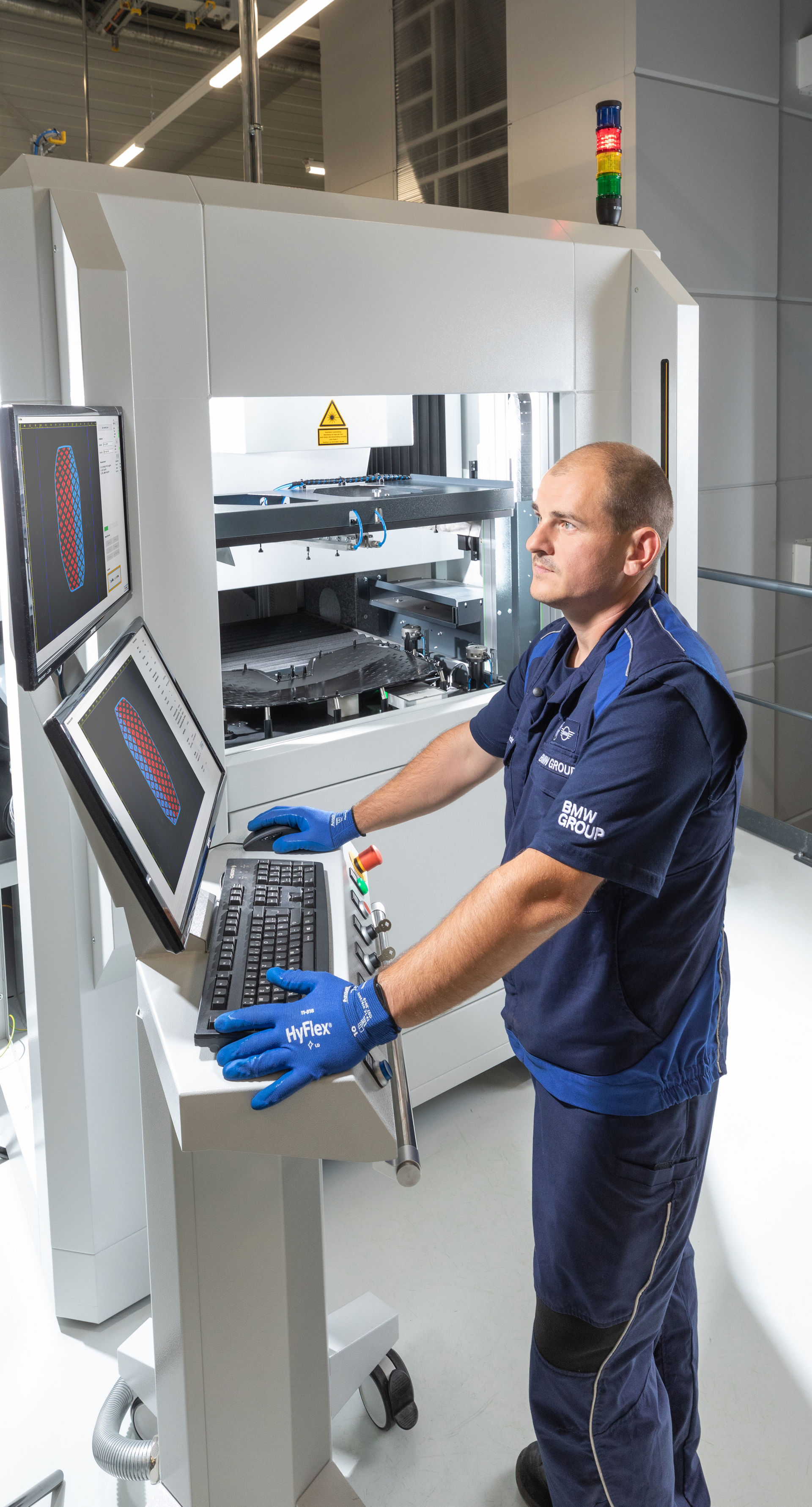 The BMW iNext’s Massive Kidney Grilles Are Loaded With Technology