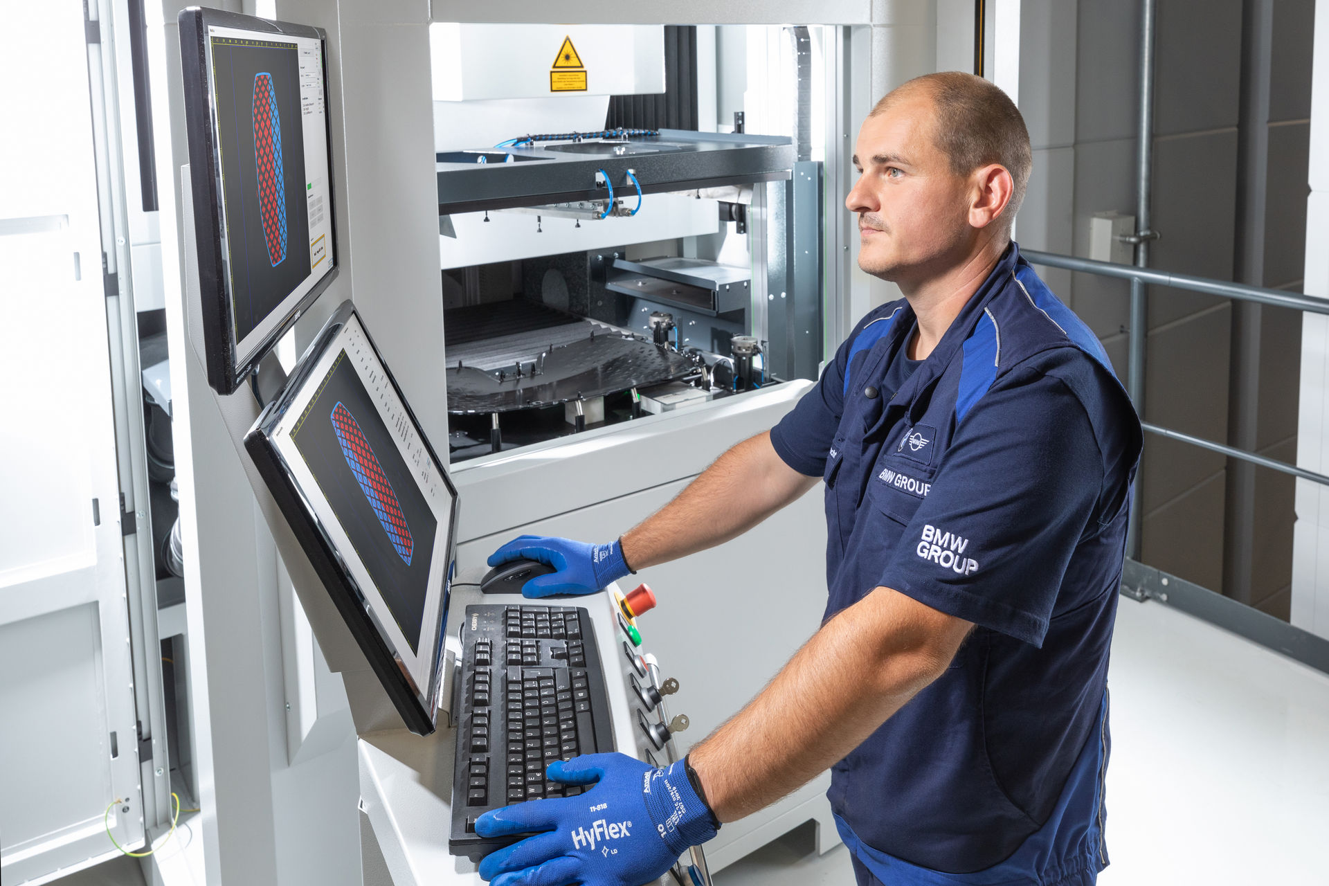 The BMW iNext’s Massive Kidney Grilles Are Loaded With Technology