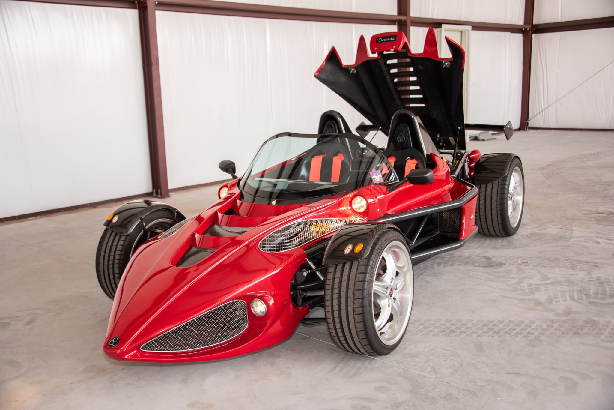 The Deronda G400 Is The 400 HP, V8-Powered Track Car You’ve Never Heard Of