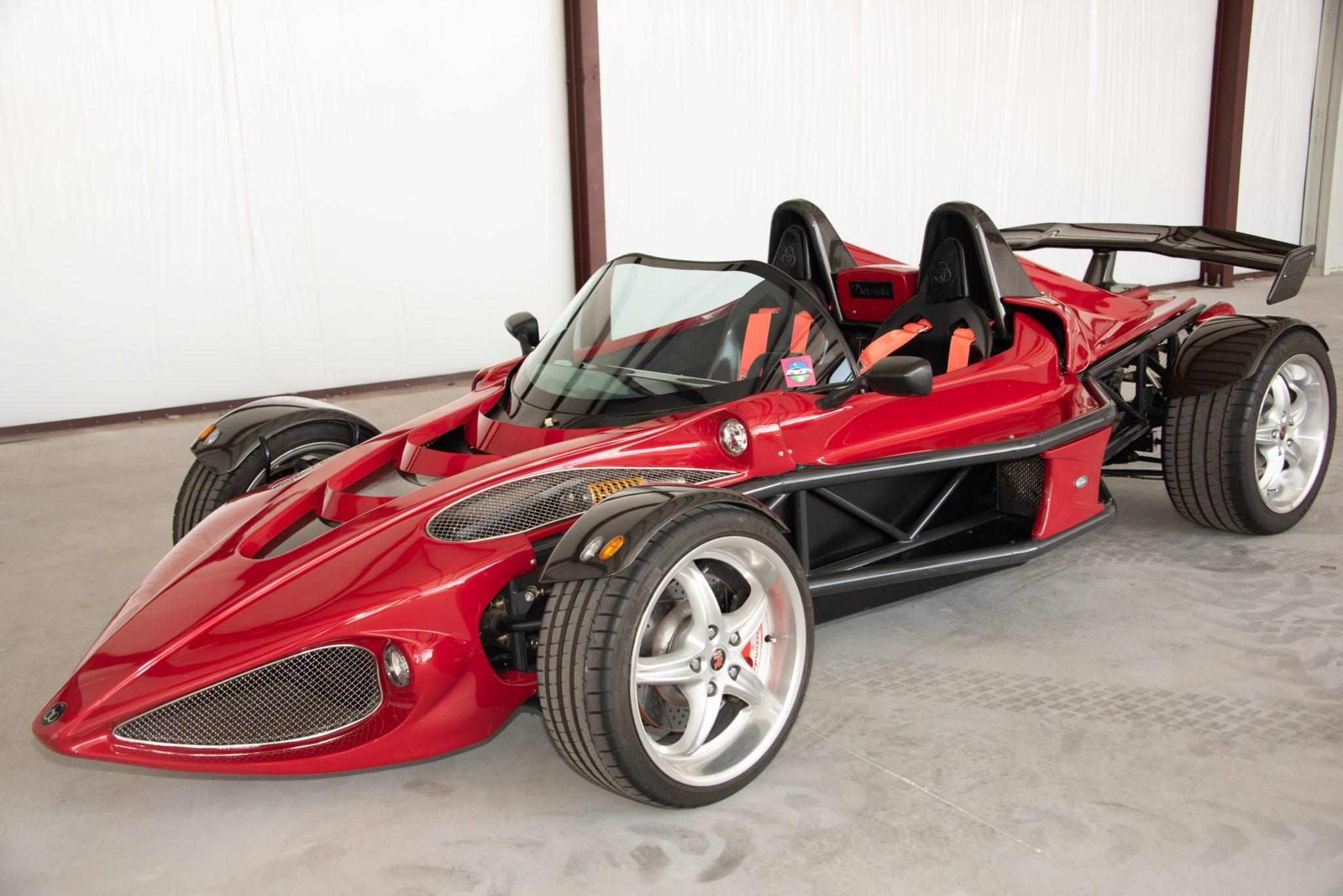 The Deronda G400 Is The 400 HP, V8-Powered Track Car You’ve Never Heard Of