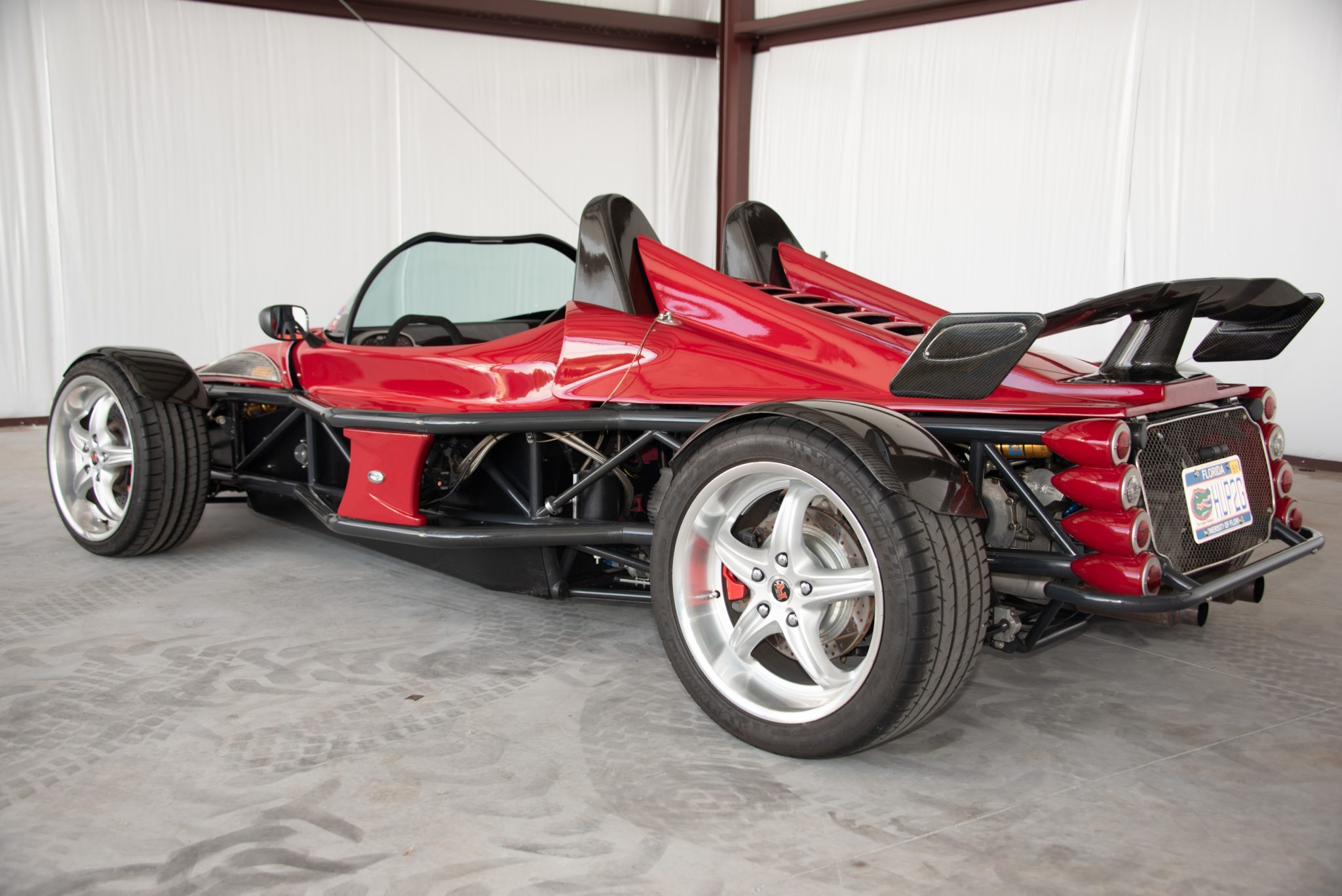 The Deronda G400 Is The 400 HP, V8-Powered Track Car You’ve Never Heard Of