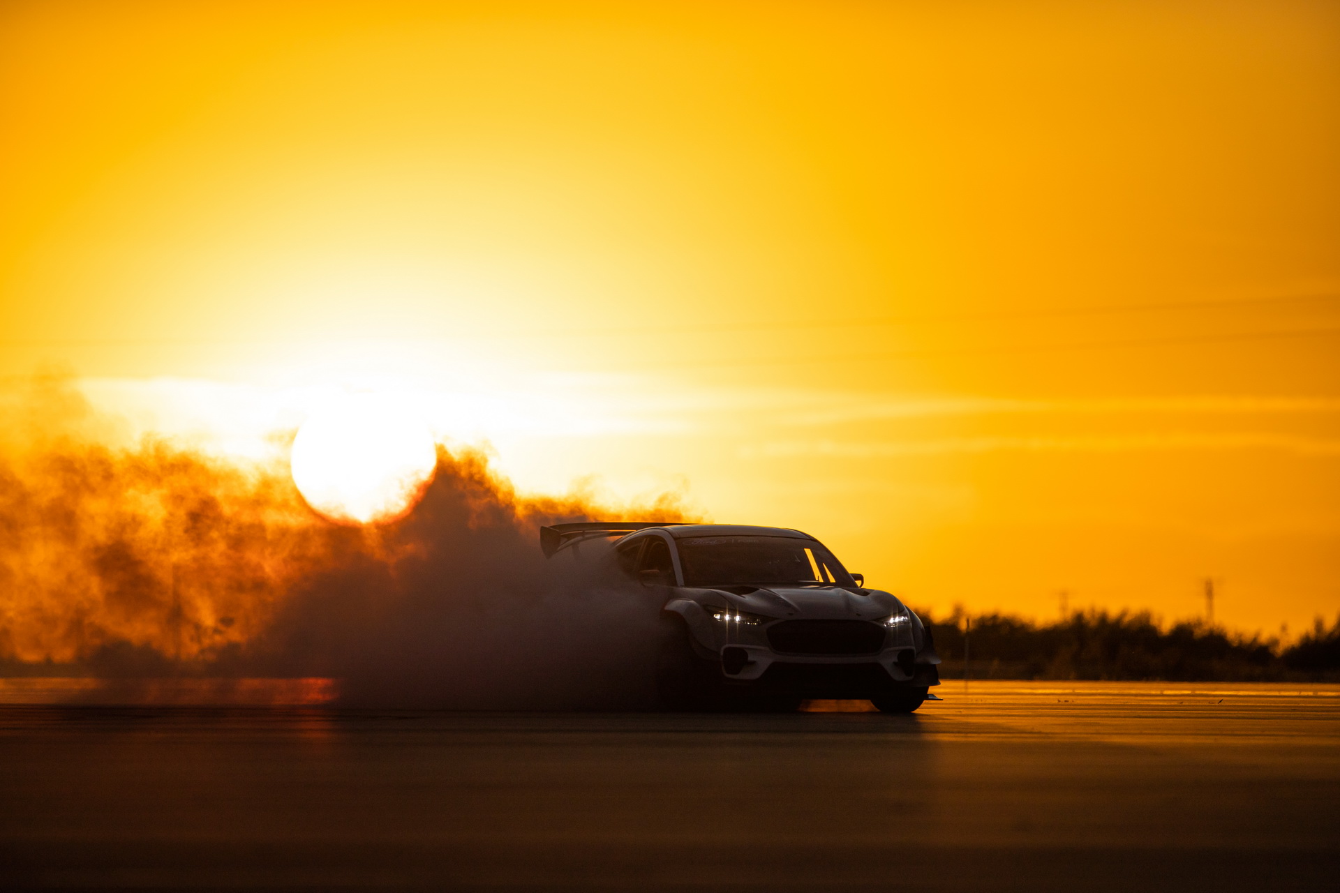 Ford’s Wild Mustang Mach-E Prototype Racer Comes With Seven Motors, 1400 HP