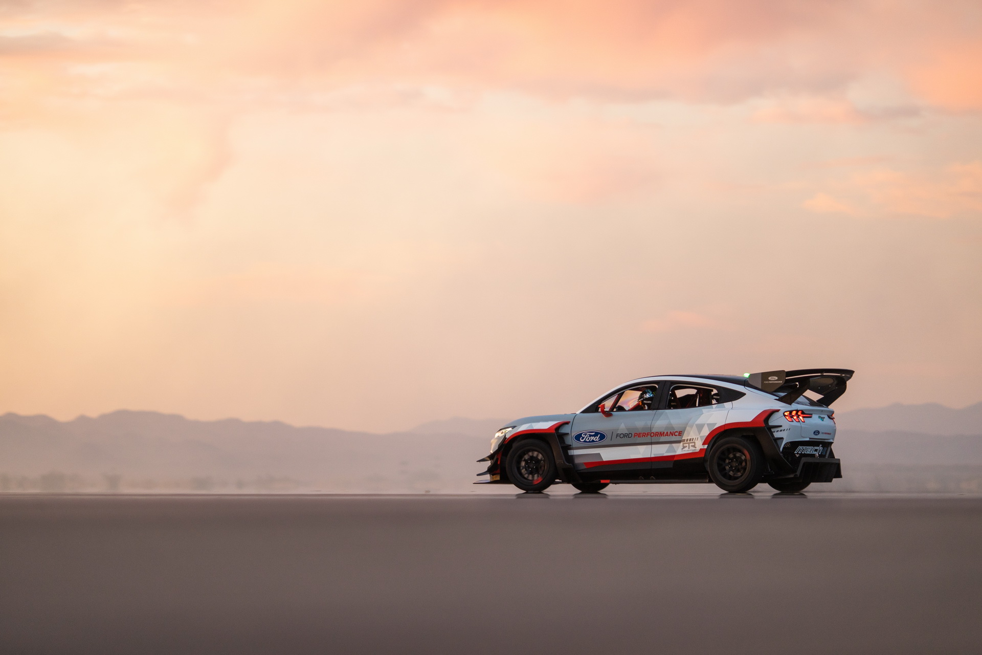 Ford’s Wild Mustang Mach-E Prototype Racer Comes With Seven Motors, 1400 HP