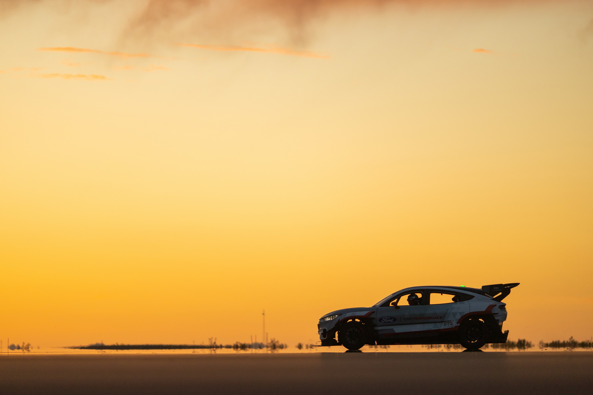 Ford’s Wild Mustang Mach-E Prototype Racer Comes With Seven Motors, 1400 HP