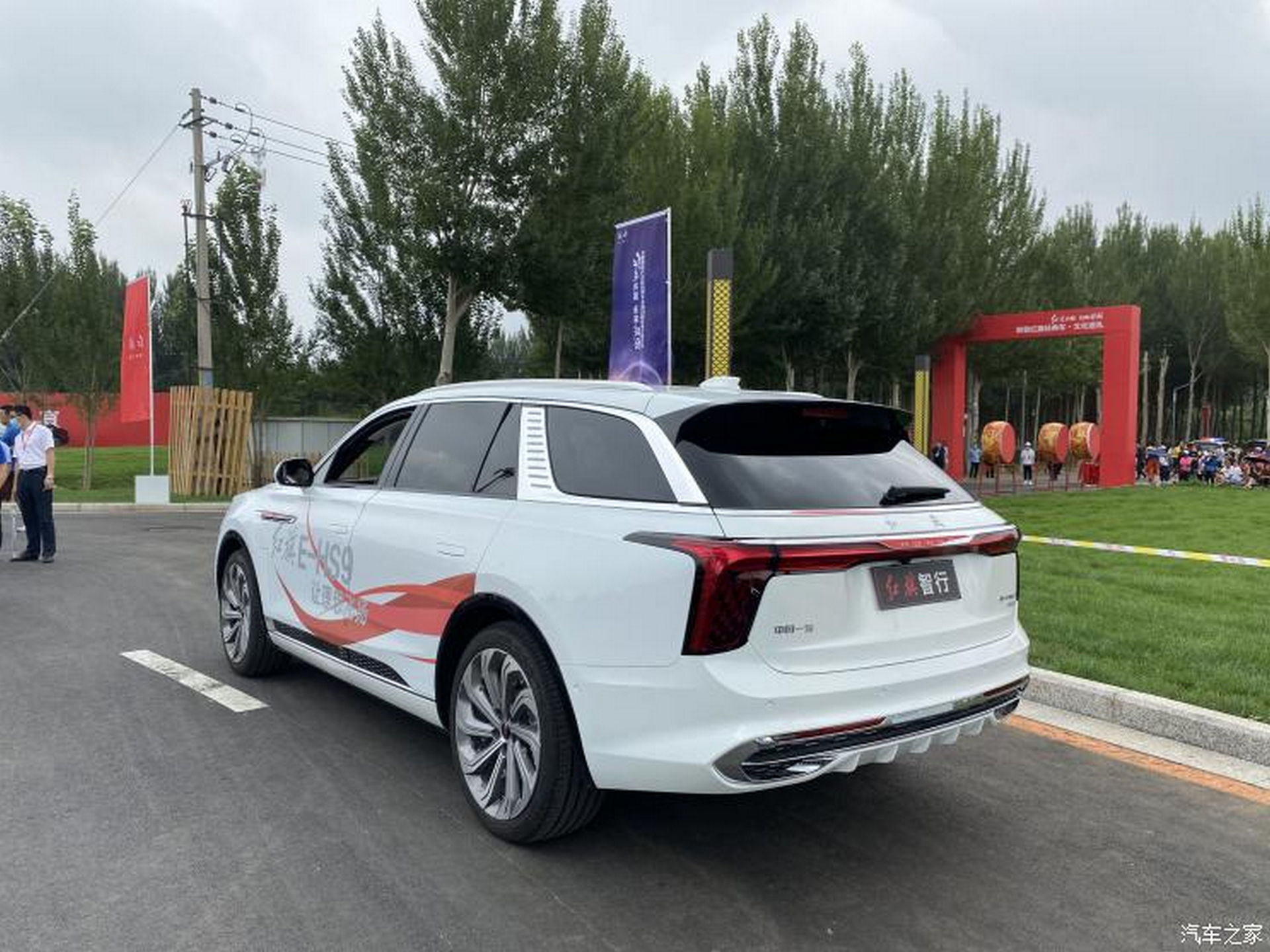 Hongqi’s Electric E-HS9 SUV Is Ready For The Streets Of China