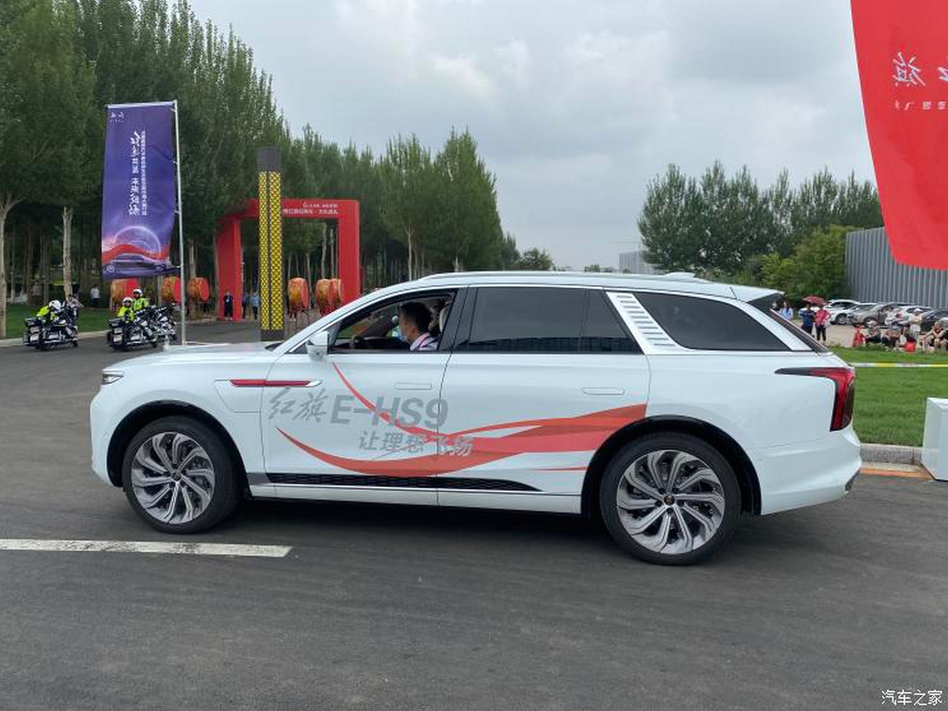 Hongqi’s Electric E-HS9 SUV Is Ready For The Streets Of China