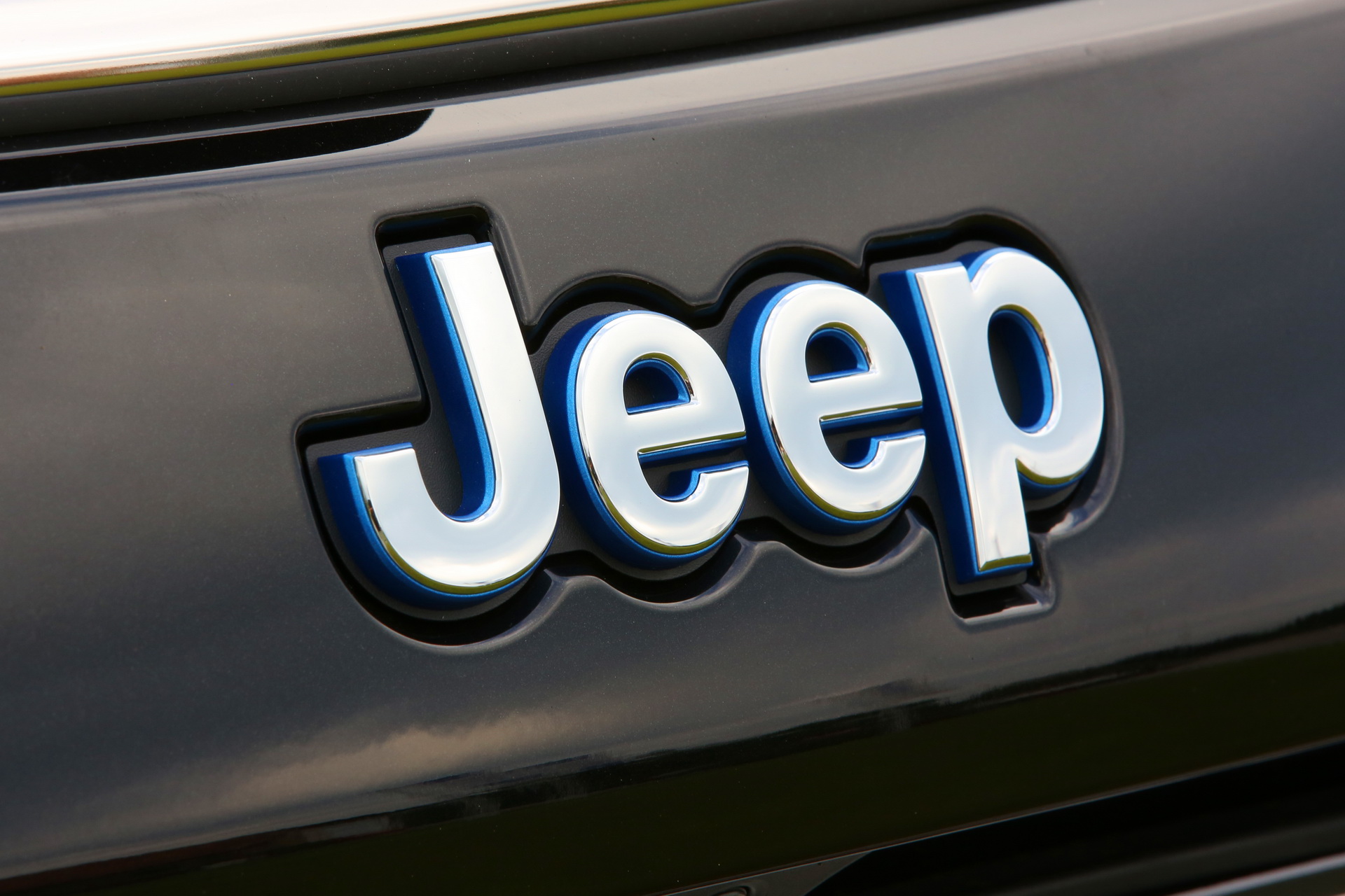 Jeep Details Compass And Renegade 4Xe PHEVs For Their European Launch