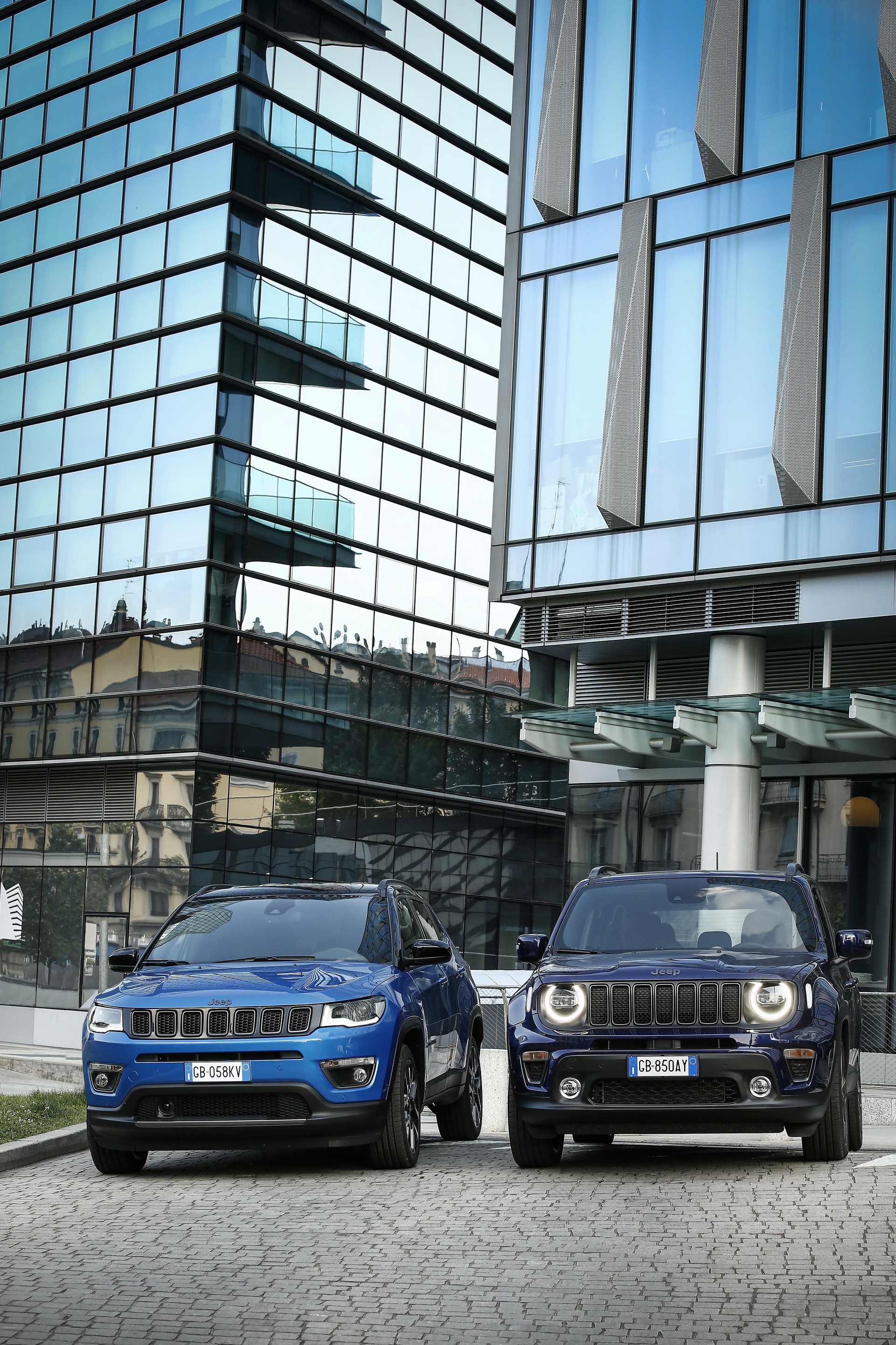 Jeep Details Compass And Renegade 4Xe PHEVs For Their European Launch