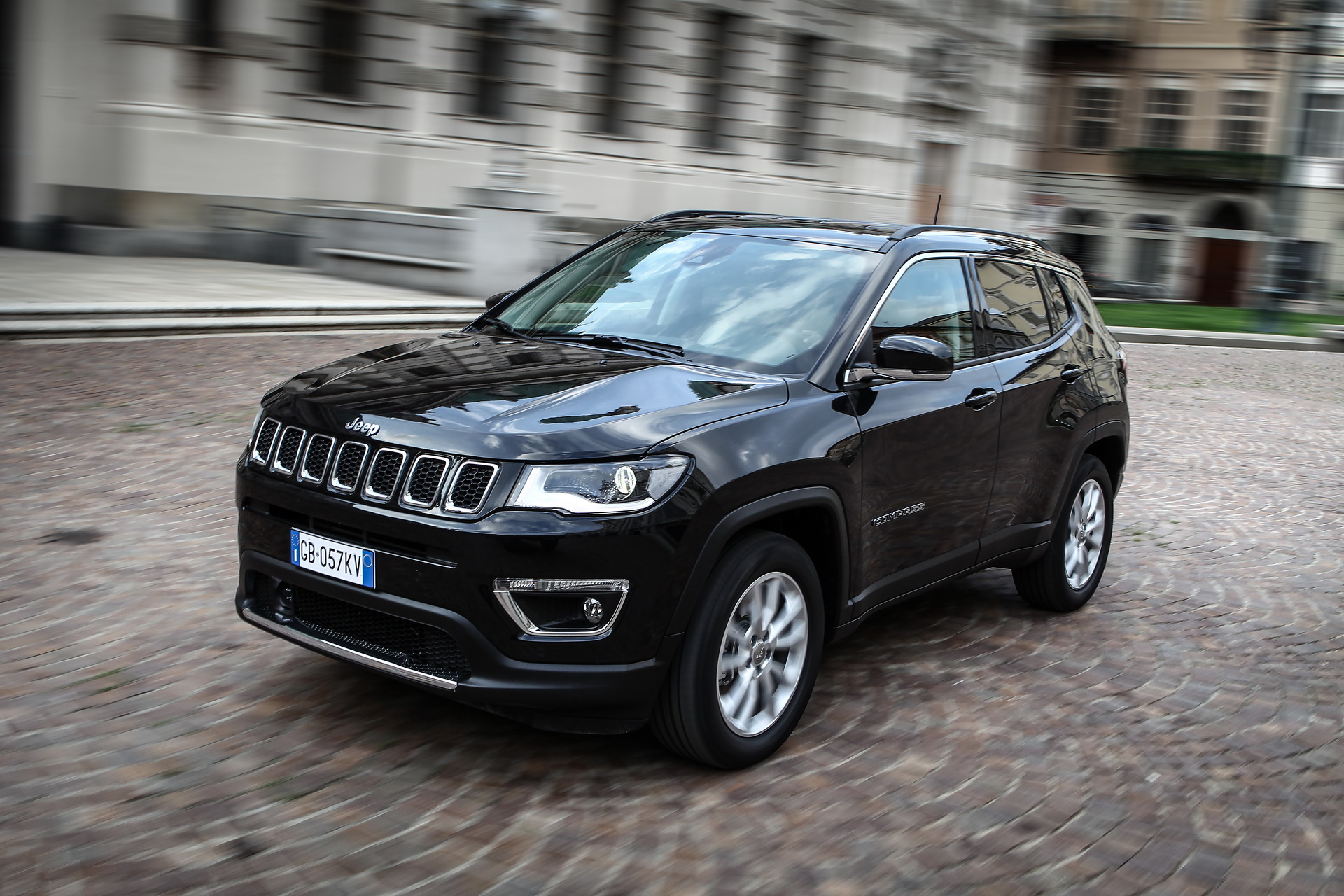 Jeep Details Compass And Renegade 4Xe PHEVs For Their European Launch
