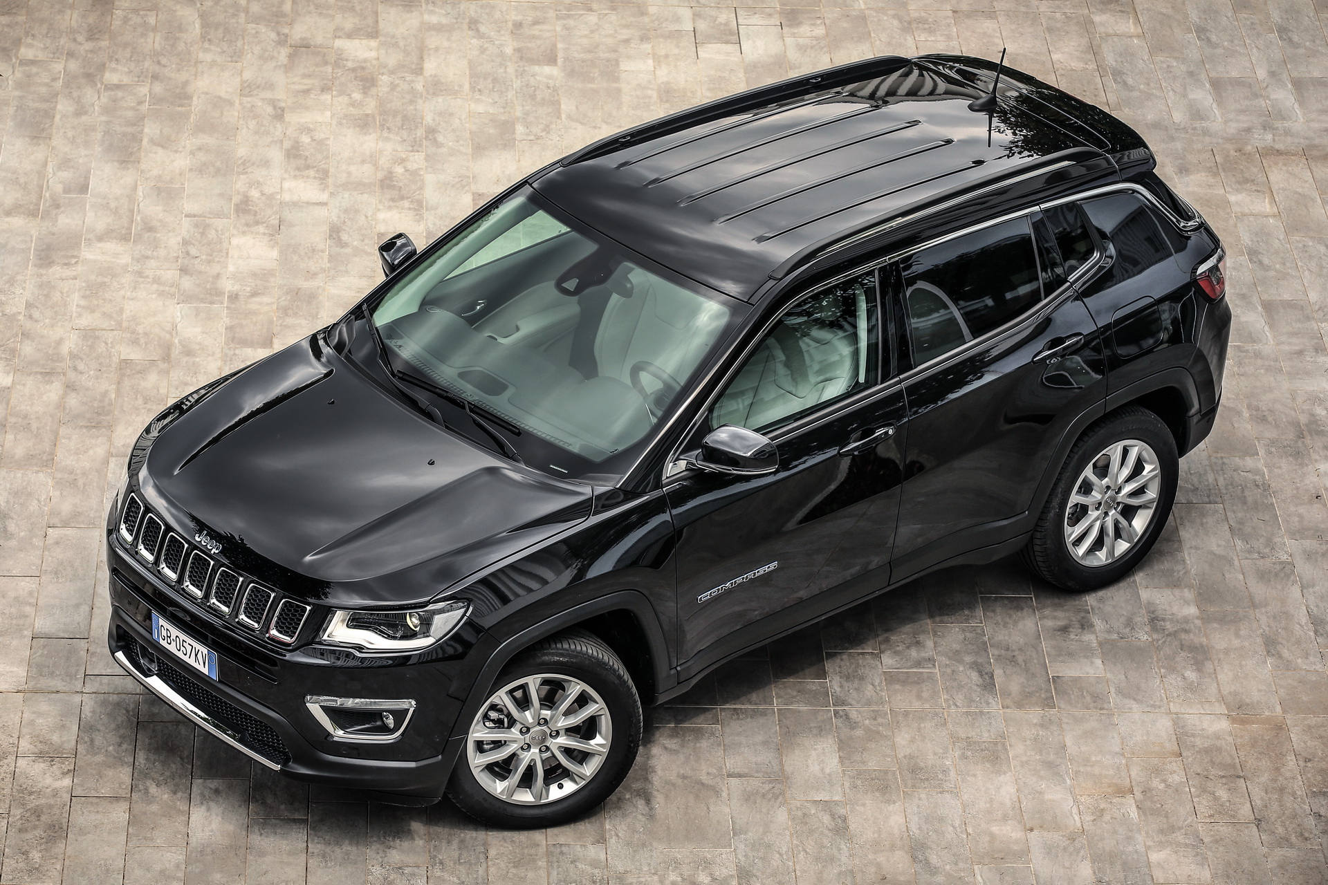 Jeep Details Compass And Renegade 4Xe PHEVs For Their European Launch