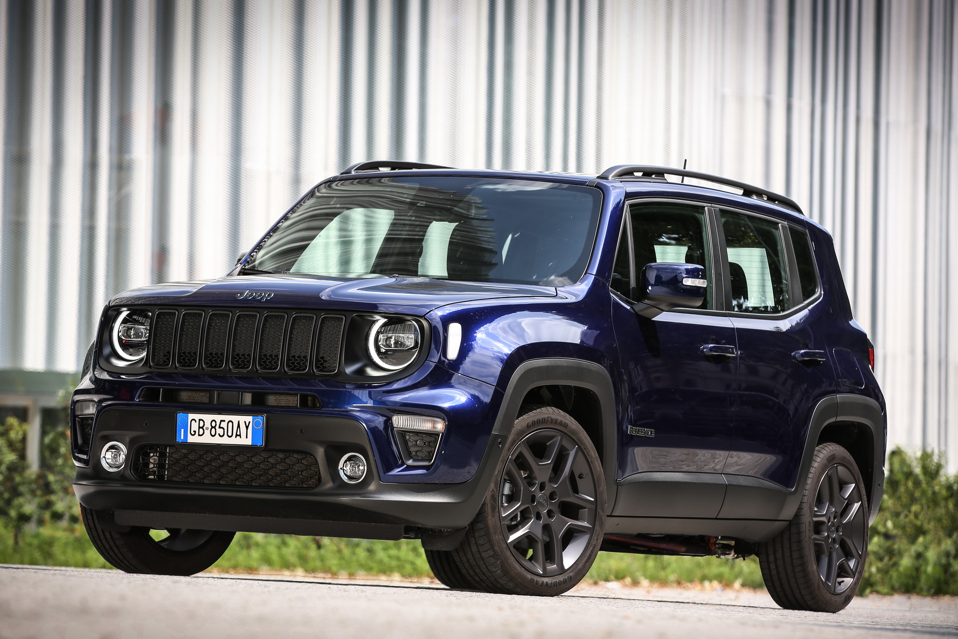 Jeep Details Compass And Renegade 4Xe PHEVs For Their European Launch