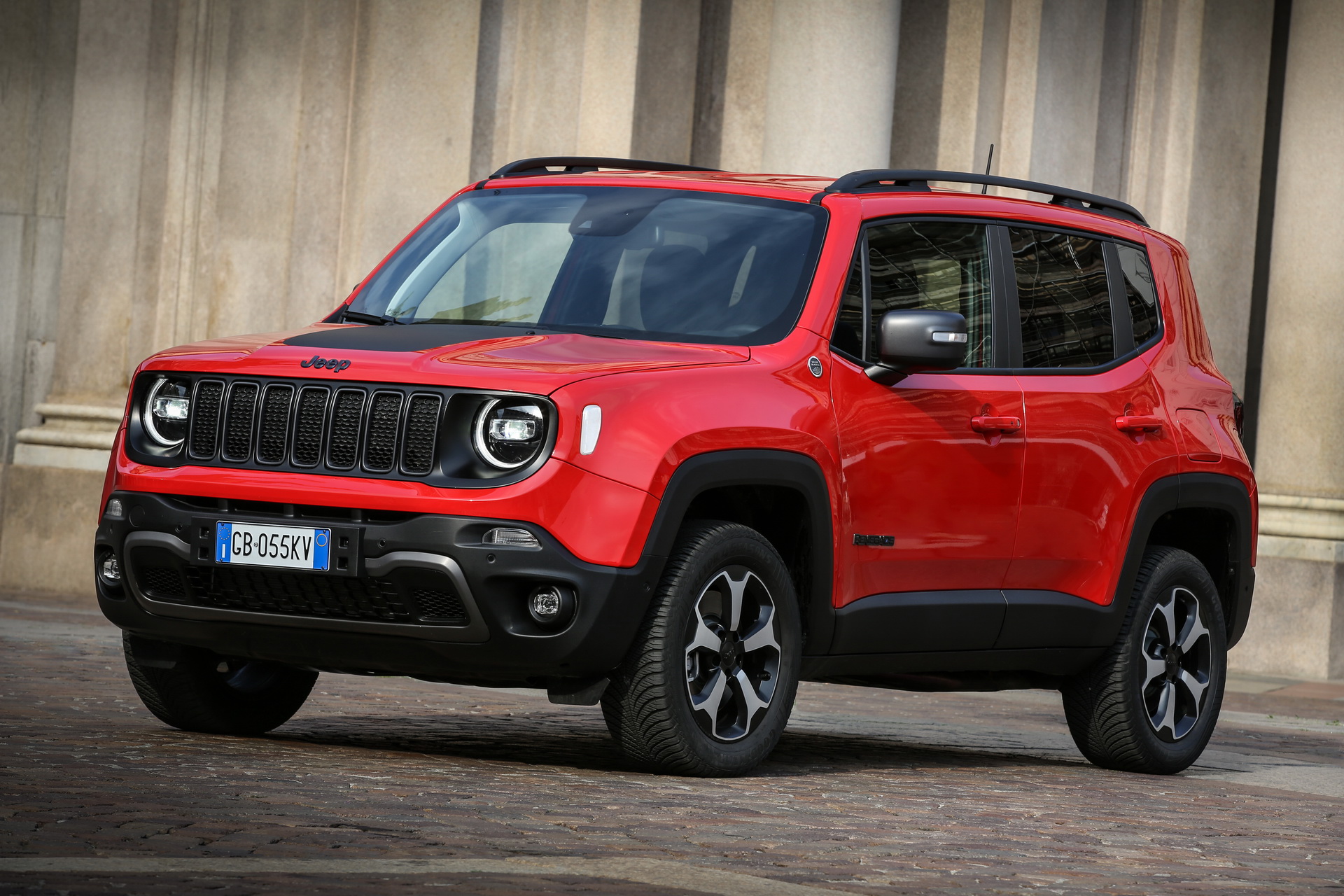Jeep Details Compass And Renegade 4Xe PHEVs For Their European Launch