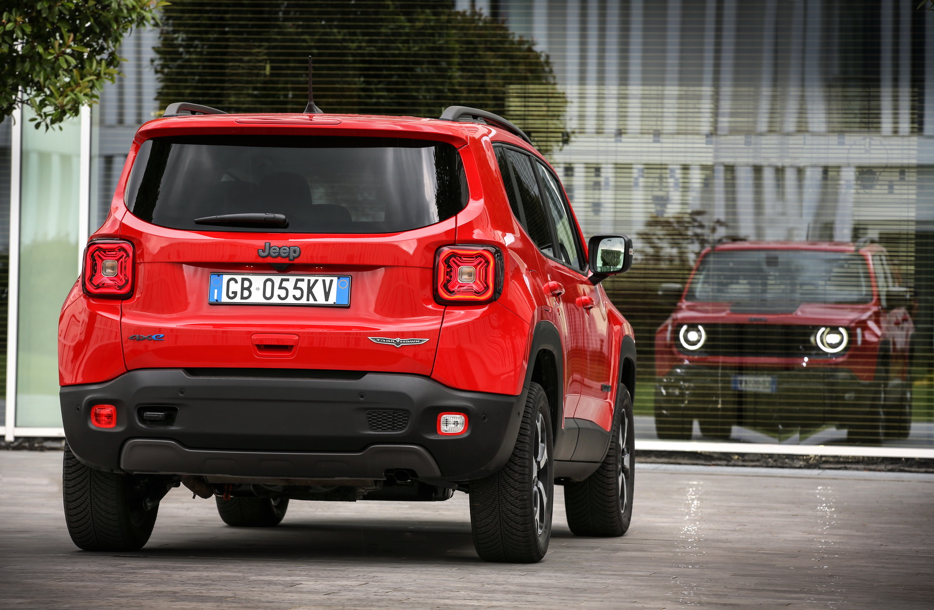 Jeep Details Compass And Renegade 4Xe PHEVs For Their European Launch